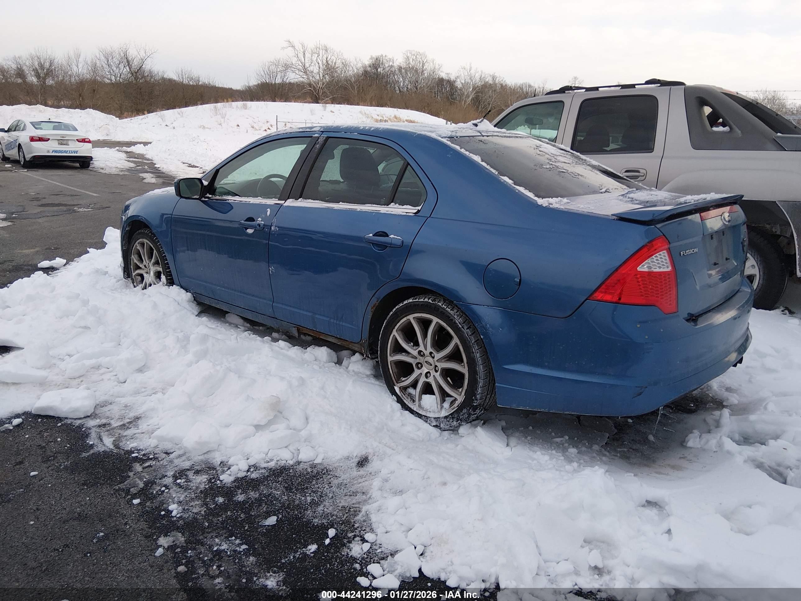 FORD FUSION image 3