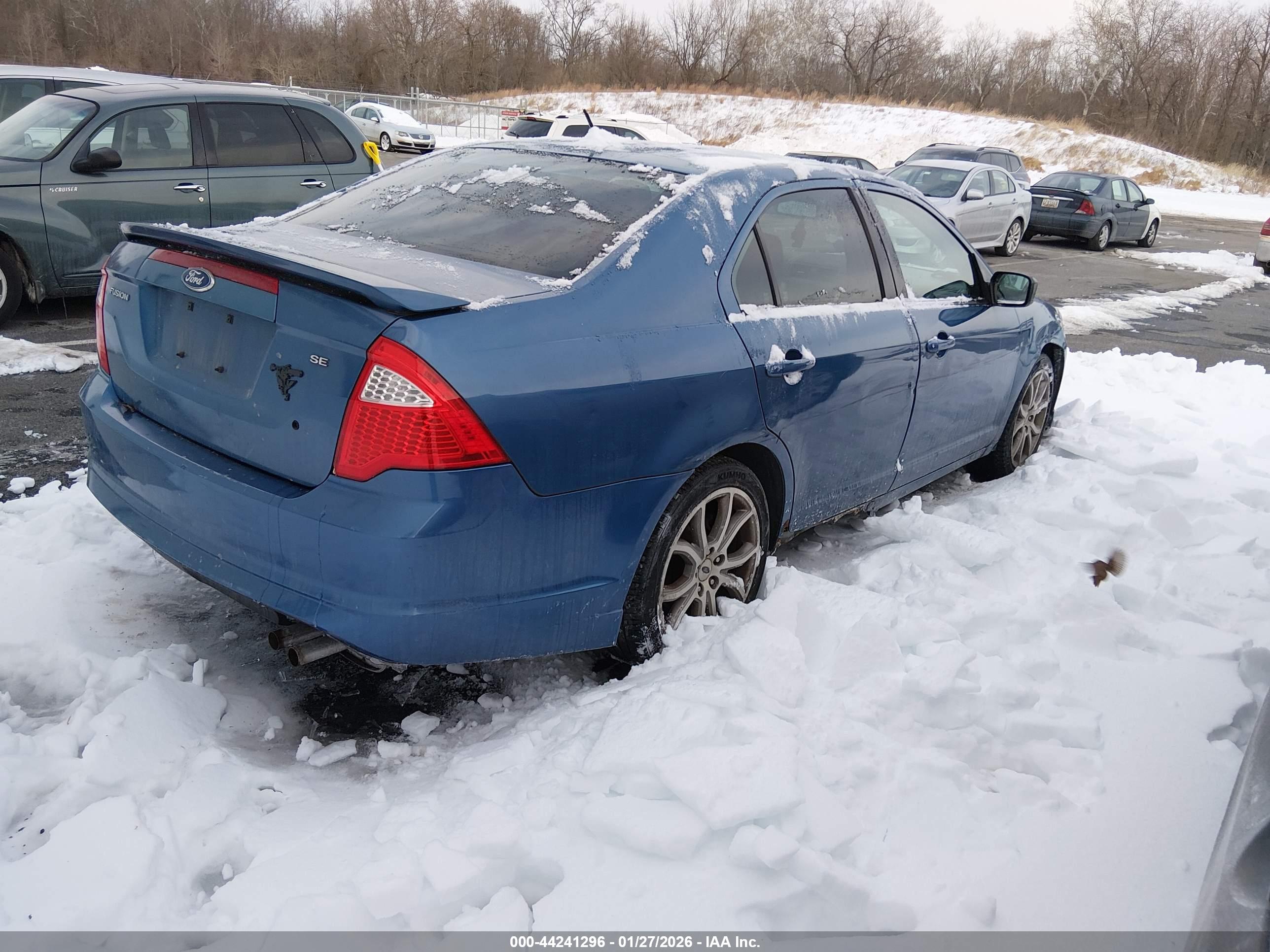 FORD FUSION image 4