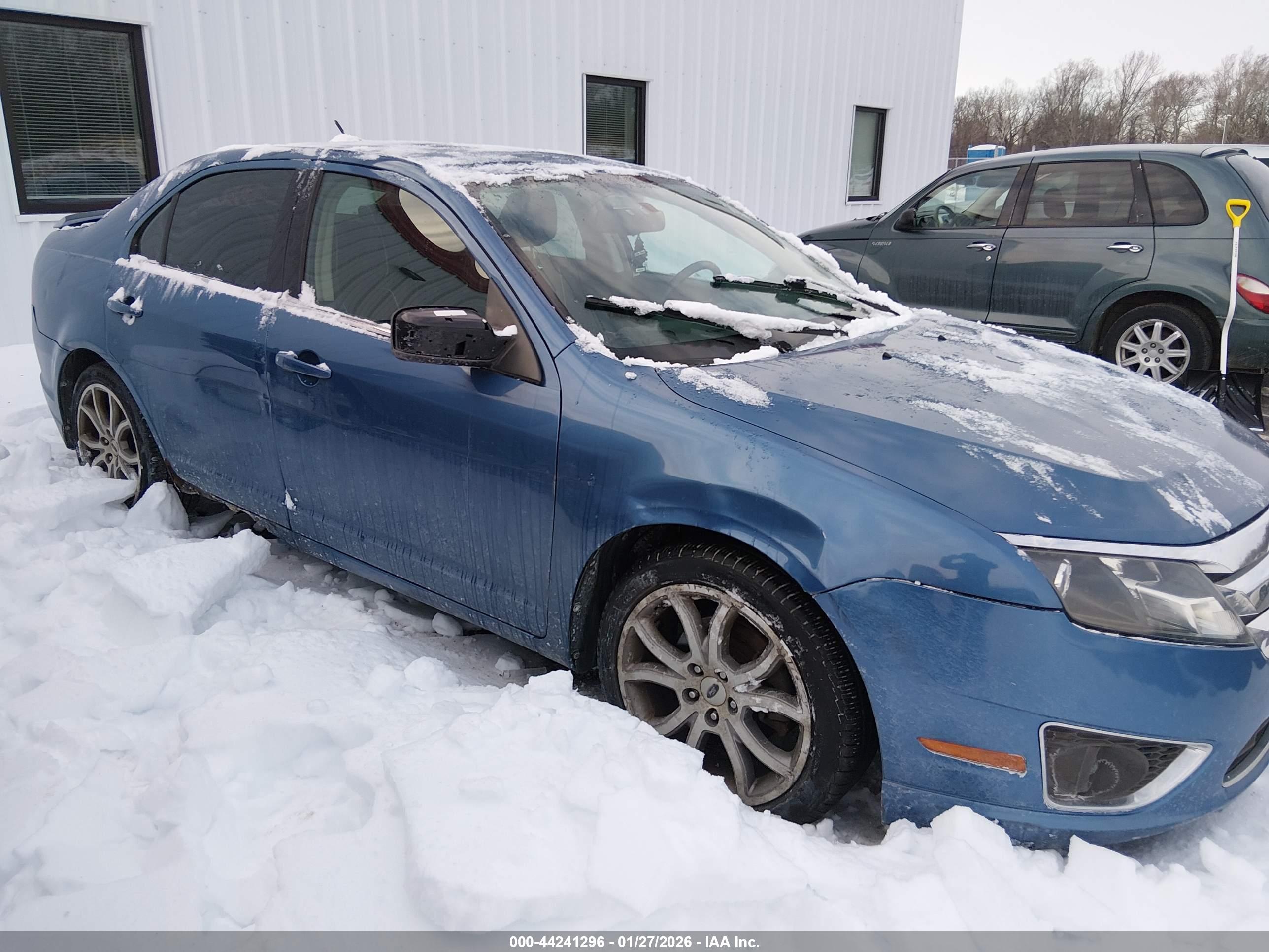 FORD FUSION image 6