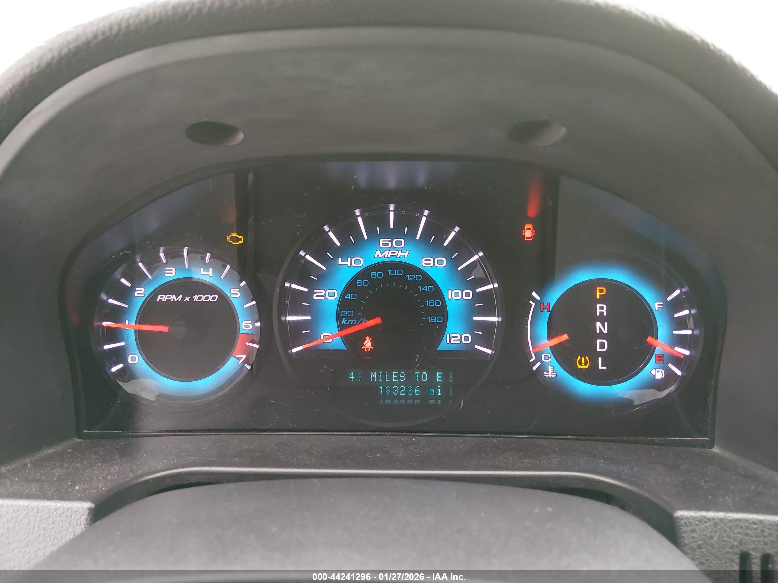 FORD FUSION image 7