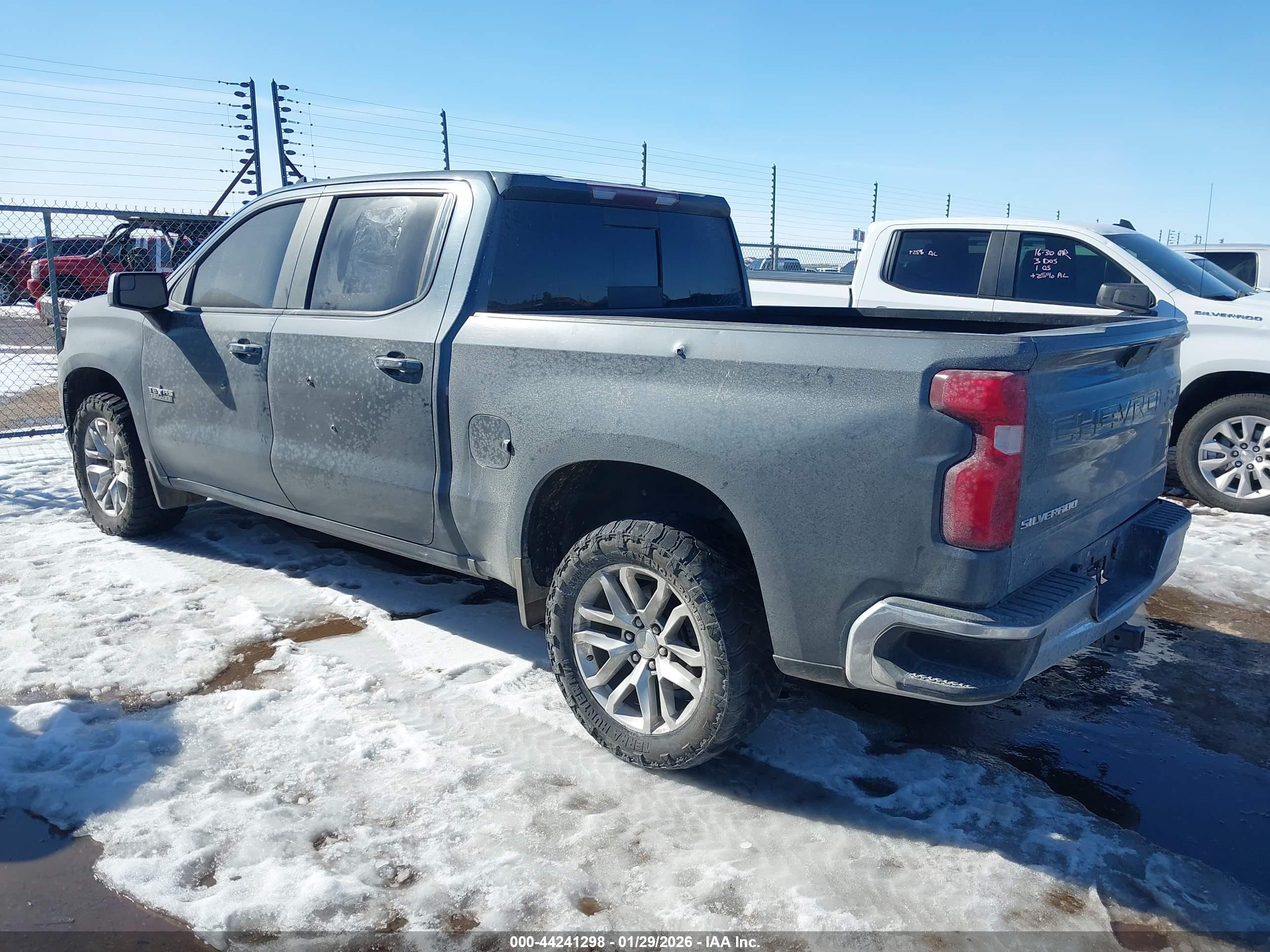 CHEVROLET SILVERADO image 3