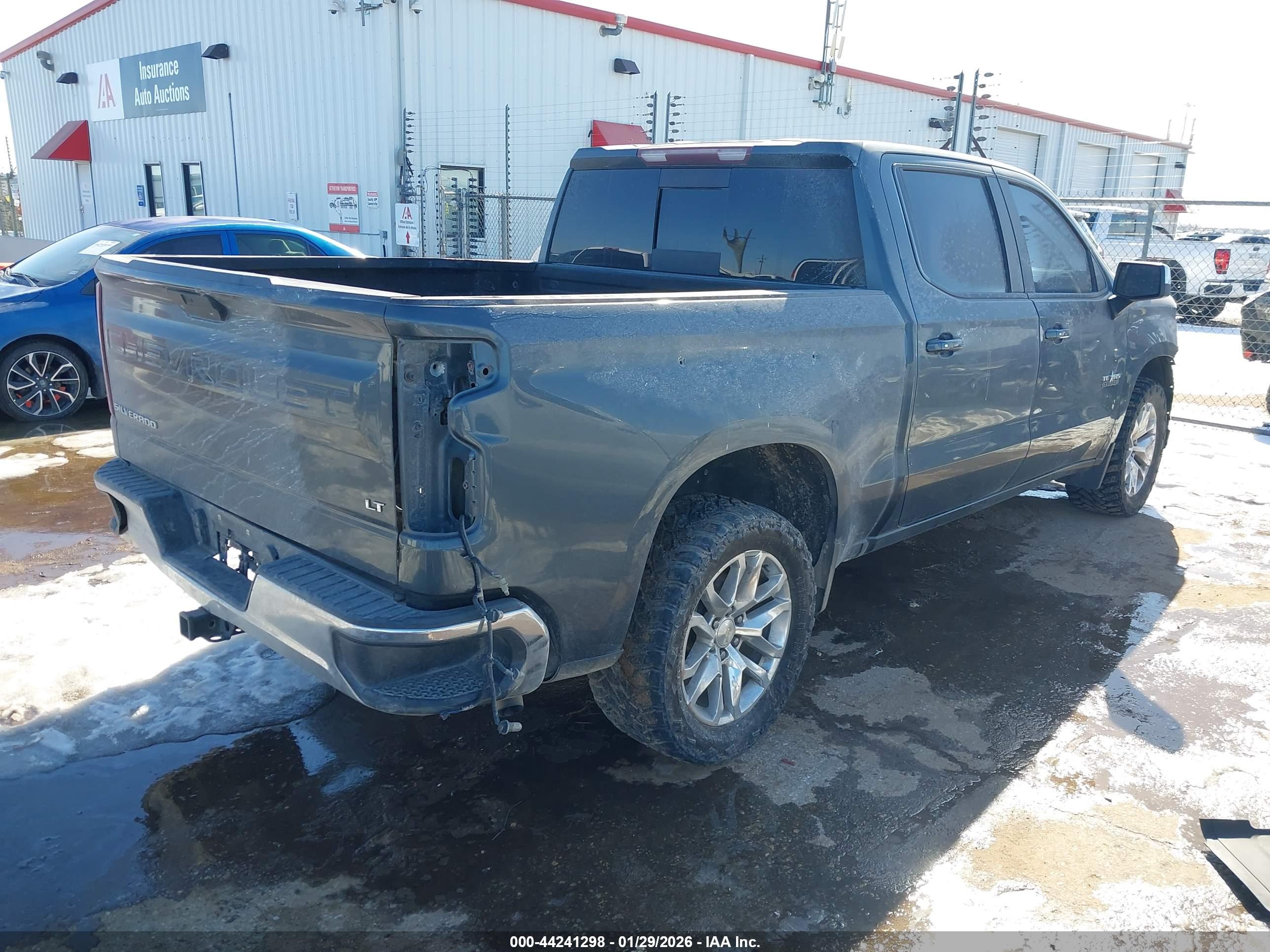 CHEVROLET SILVERADO image 4