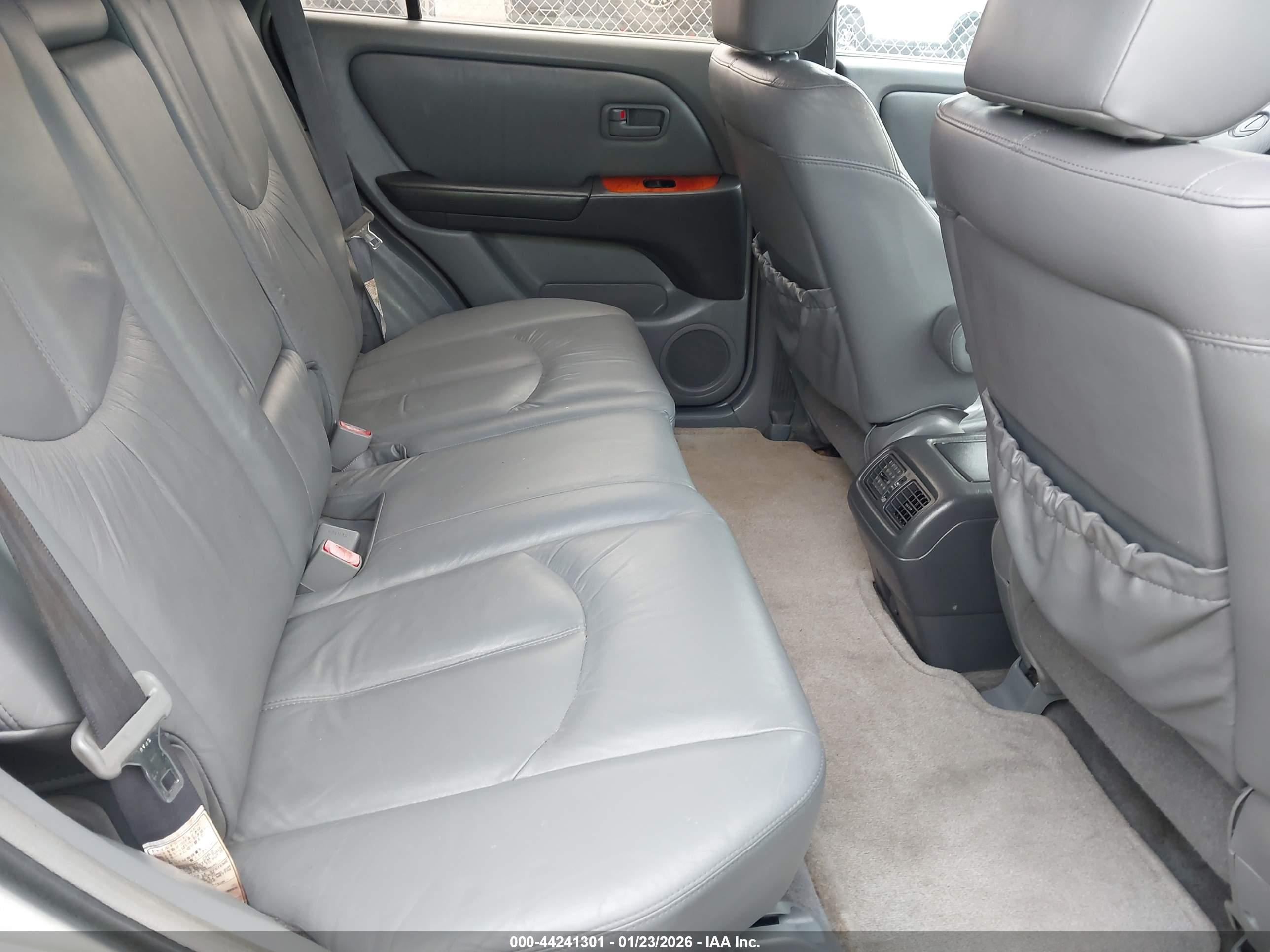 LEXUS RX image 8
