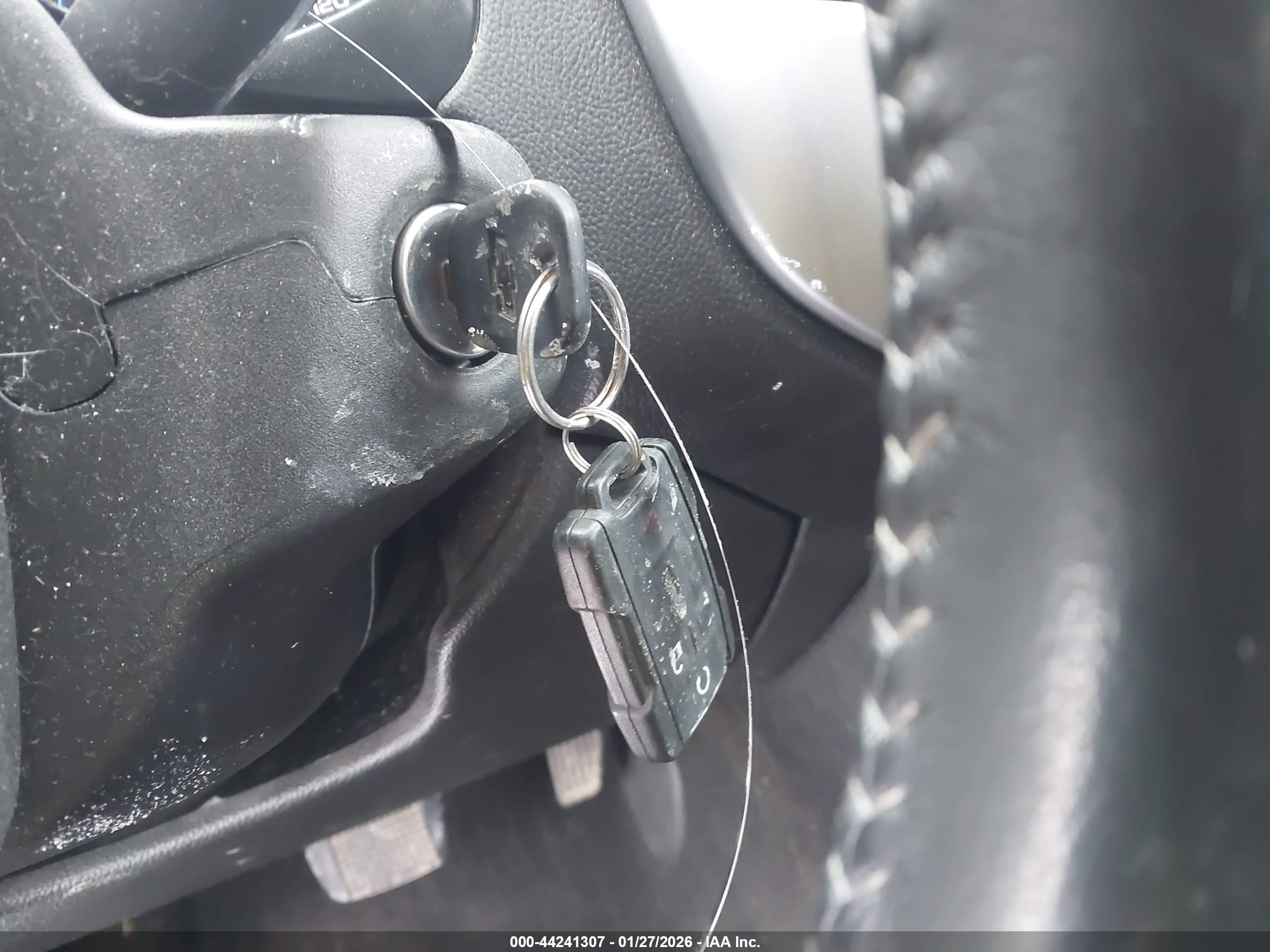 CHEVROLET COLORADO image 11