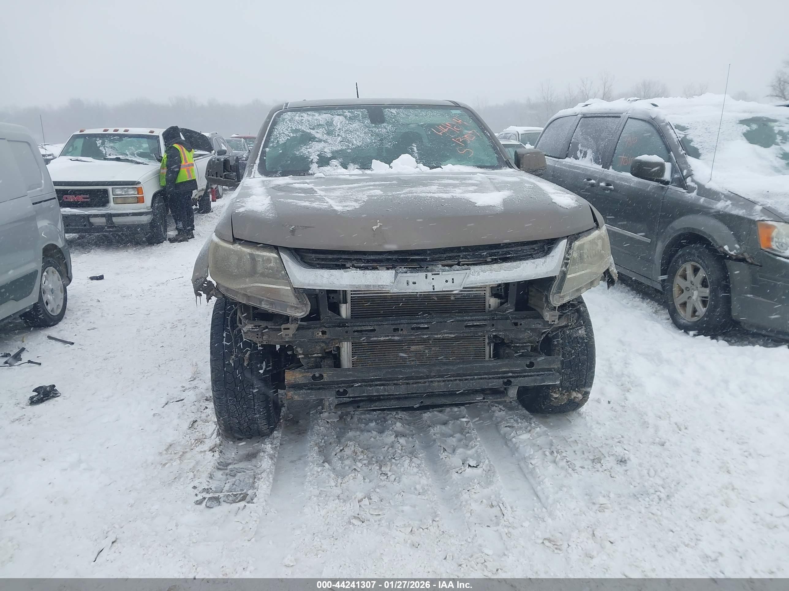 CHEVROLET COLORADO image 6