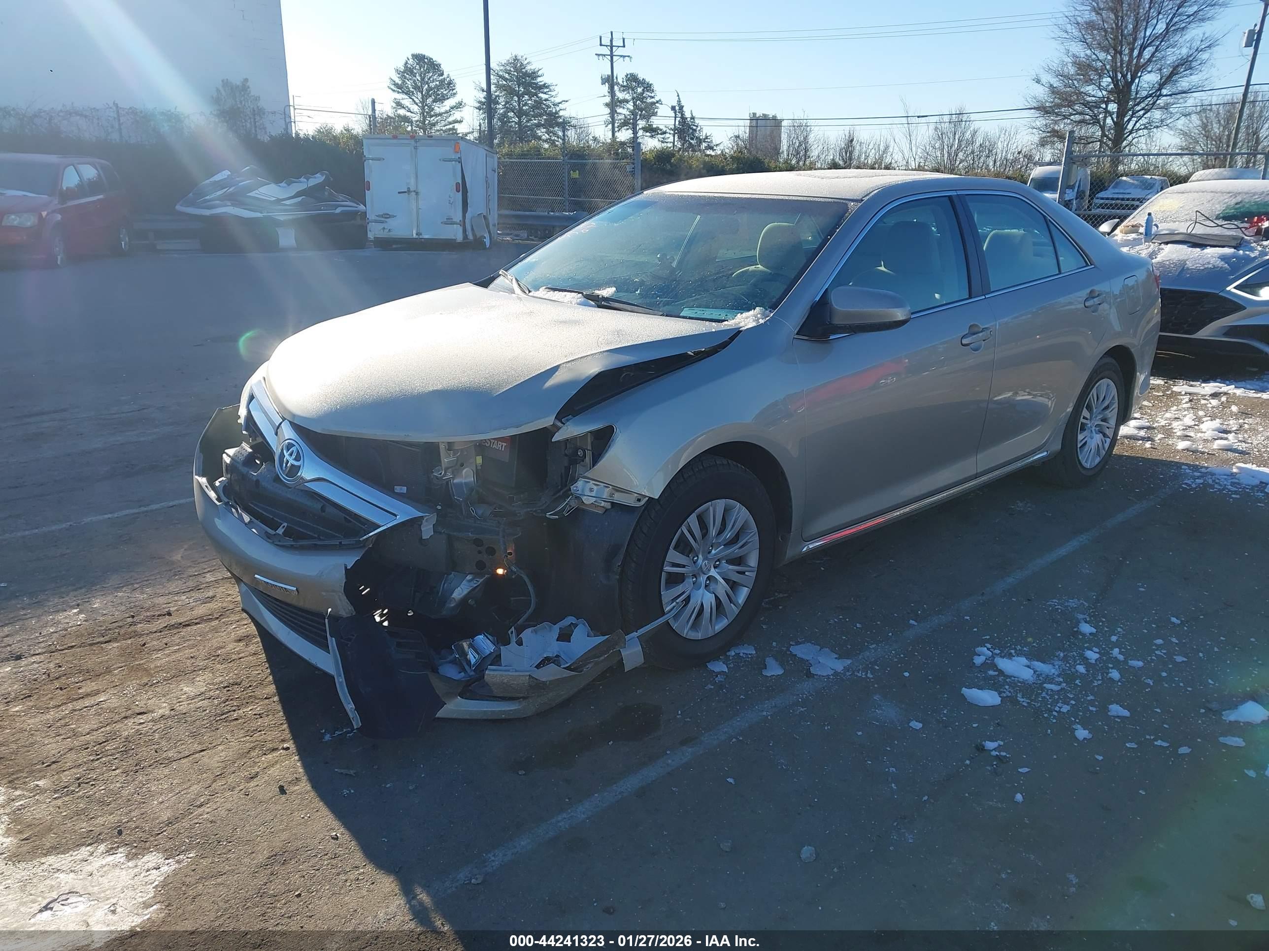 TOYOTA CAMRY image 2