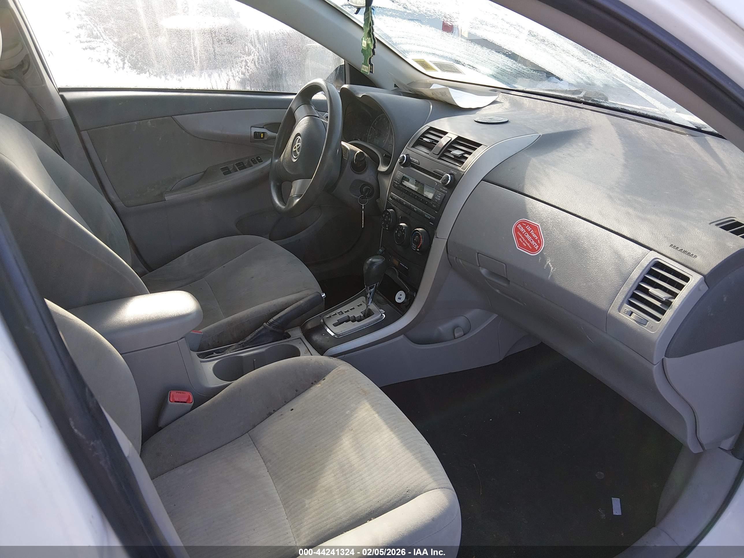 TOYOTA COROLLA image 5