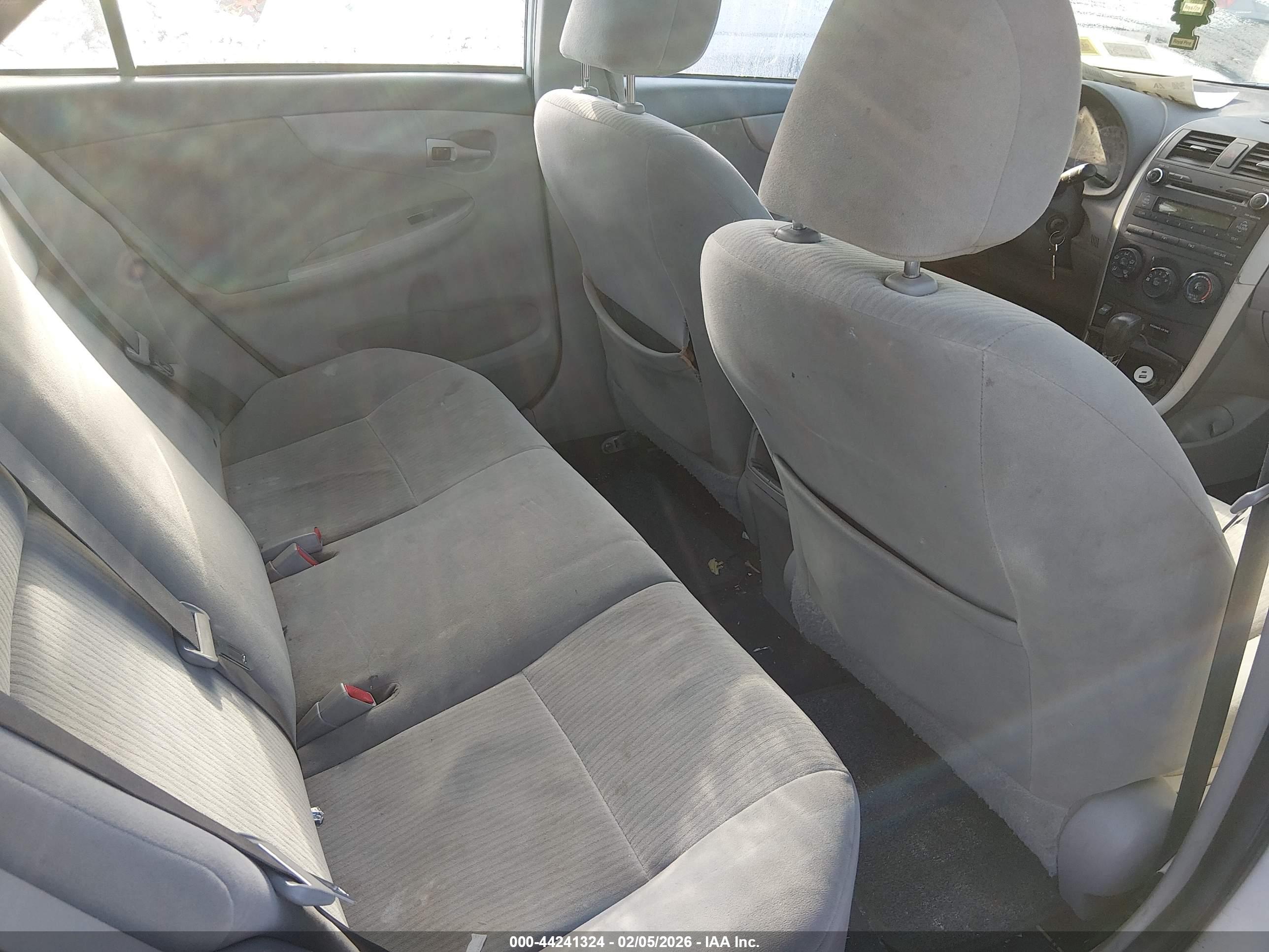 TOYOTA COROLLA image 8