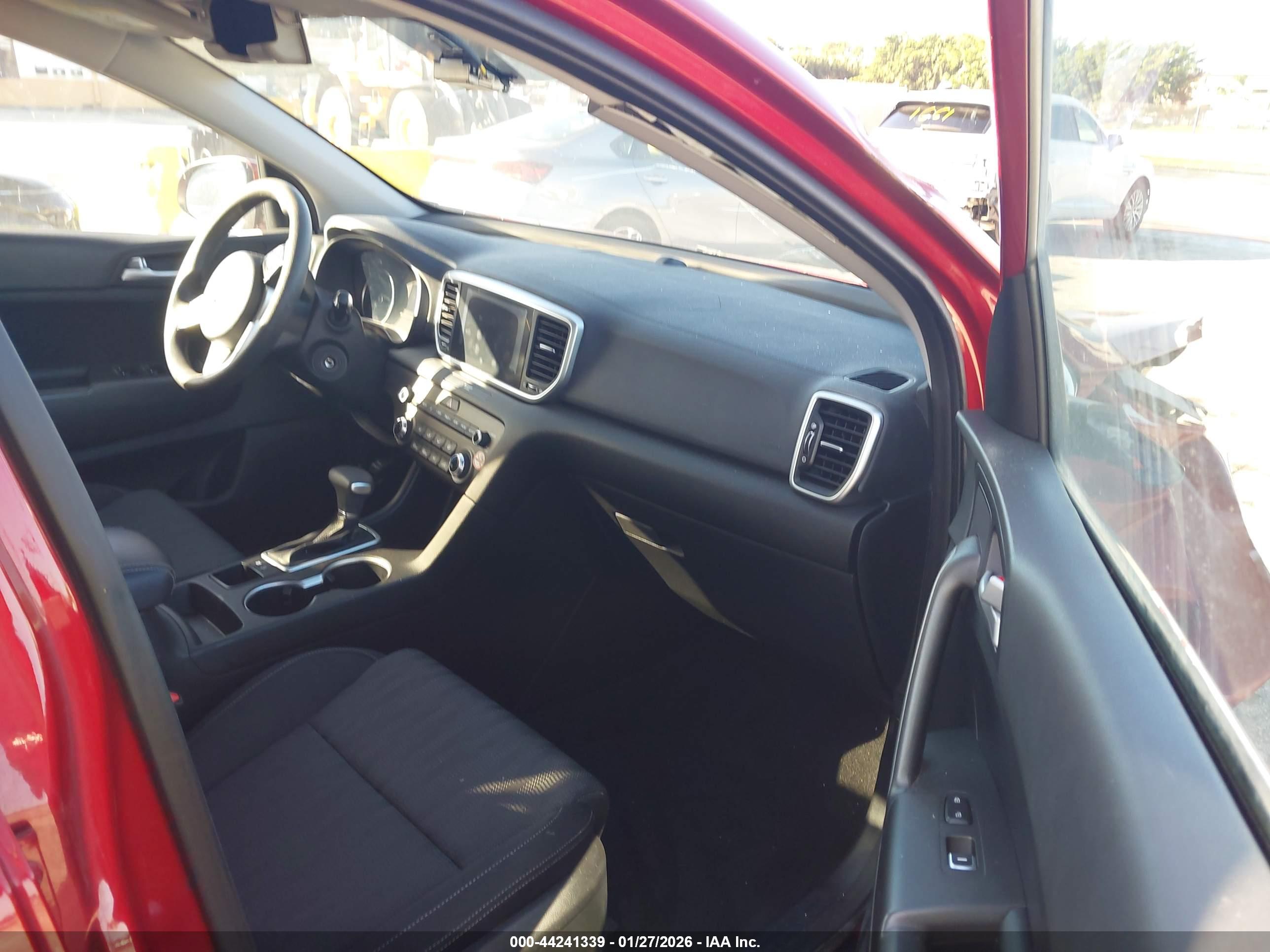 KIA SPORTAGE image 5