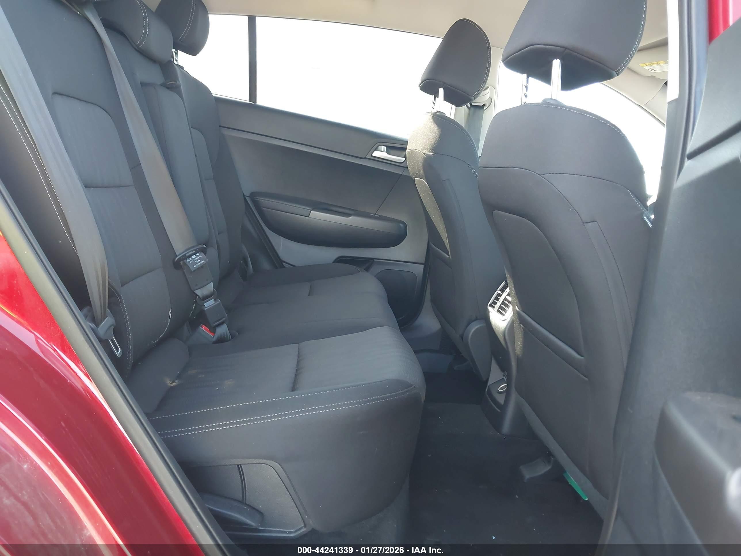 KIA SPORTAGE image 8
