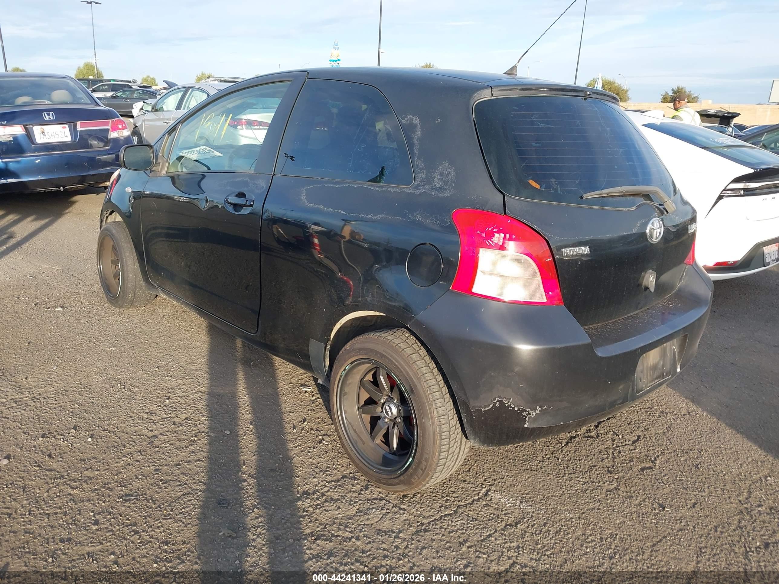TOYOTA YARIS image 3