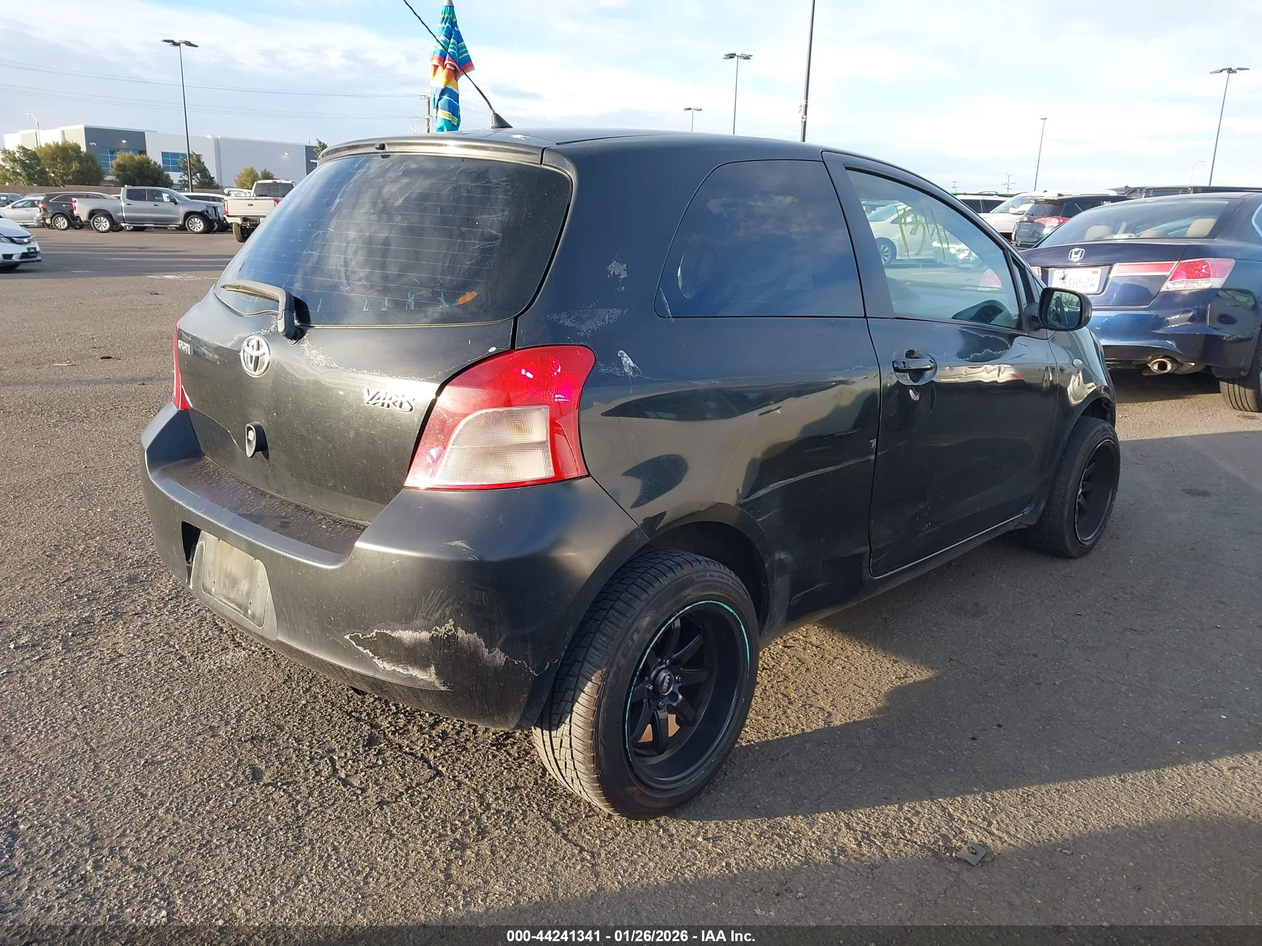 TOYOTA YARIS image 4