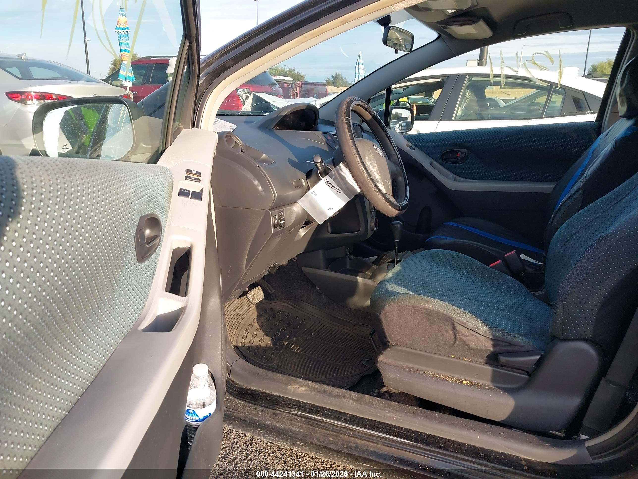 TOYOTA YARIS image 5