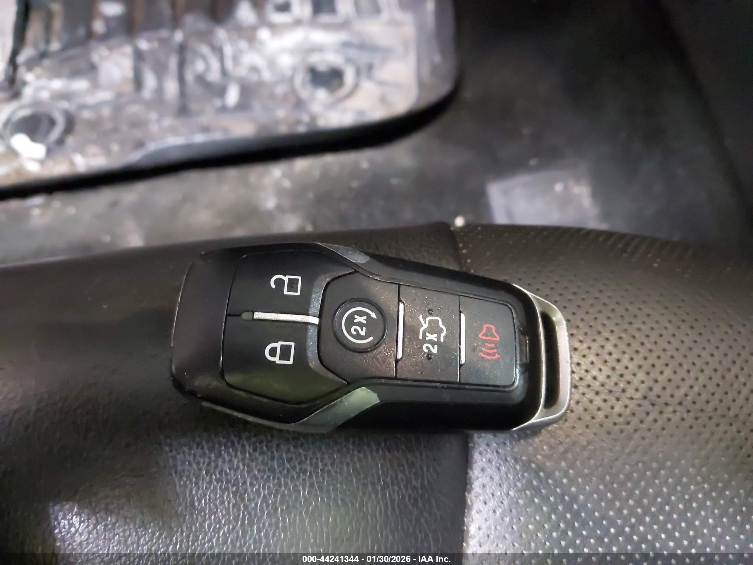 FORD FUSION image 11