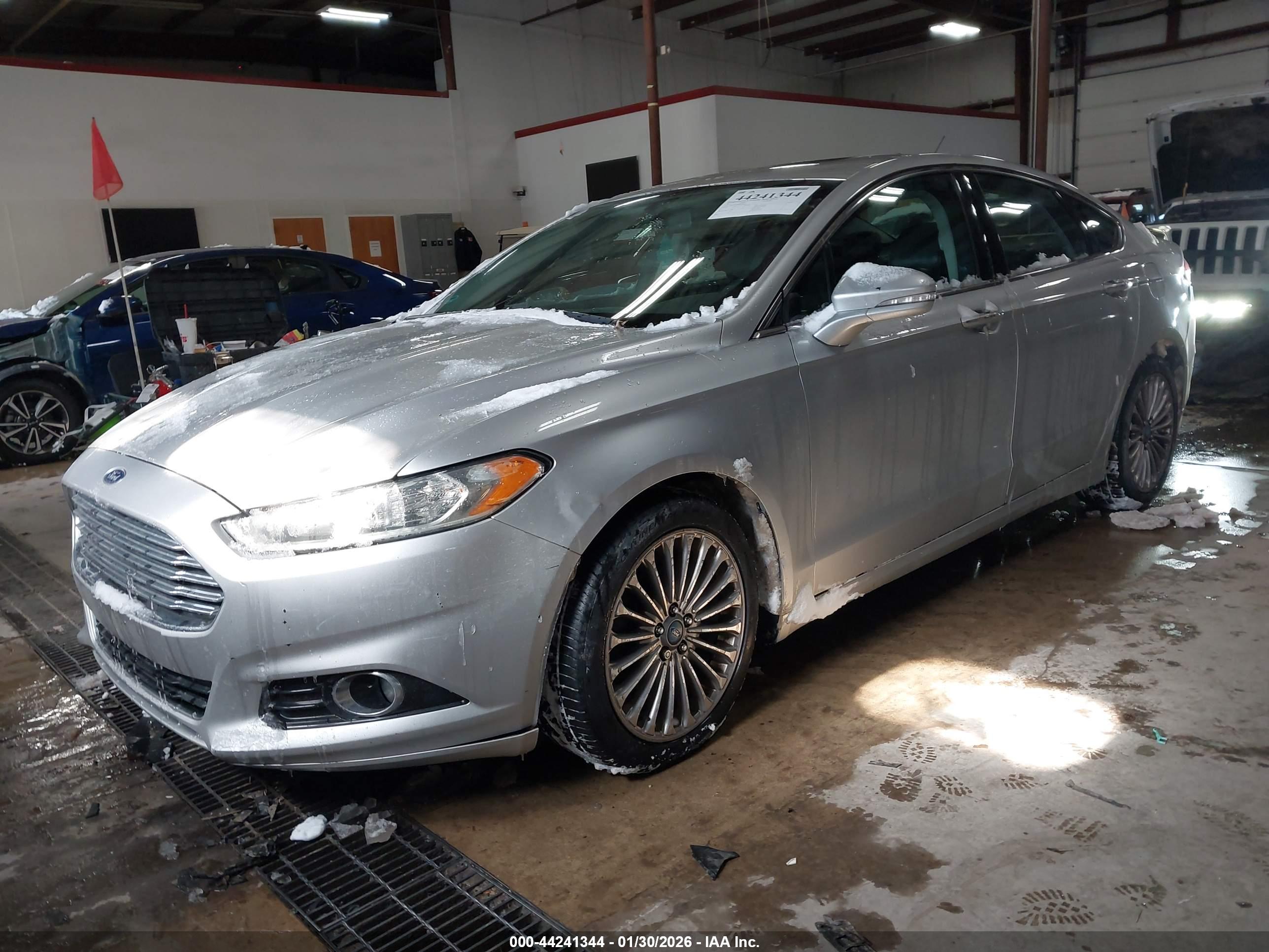 FORD FUSION image 2