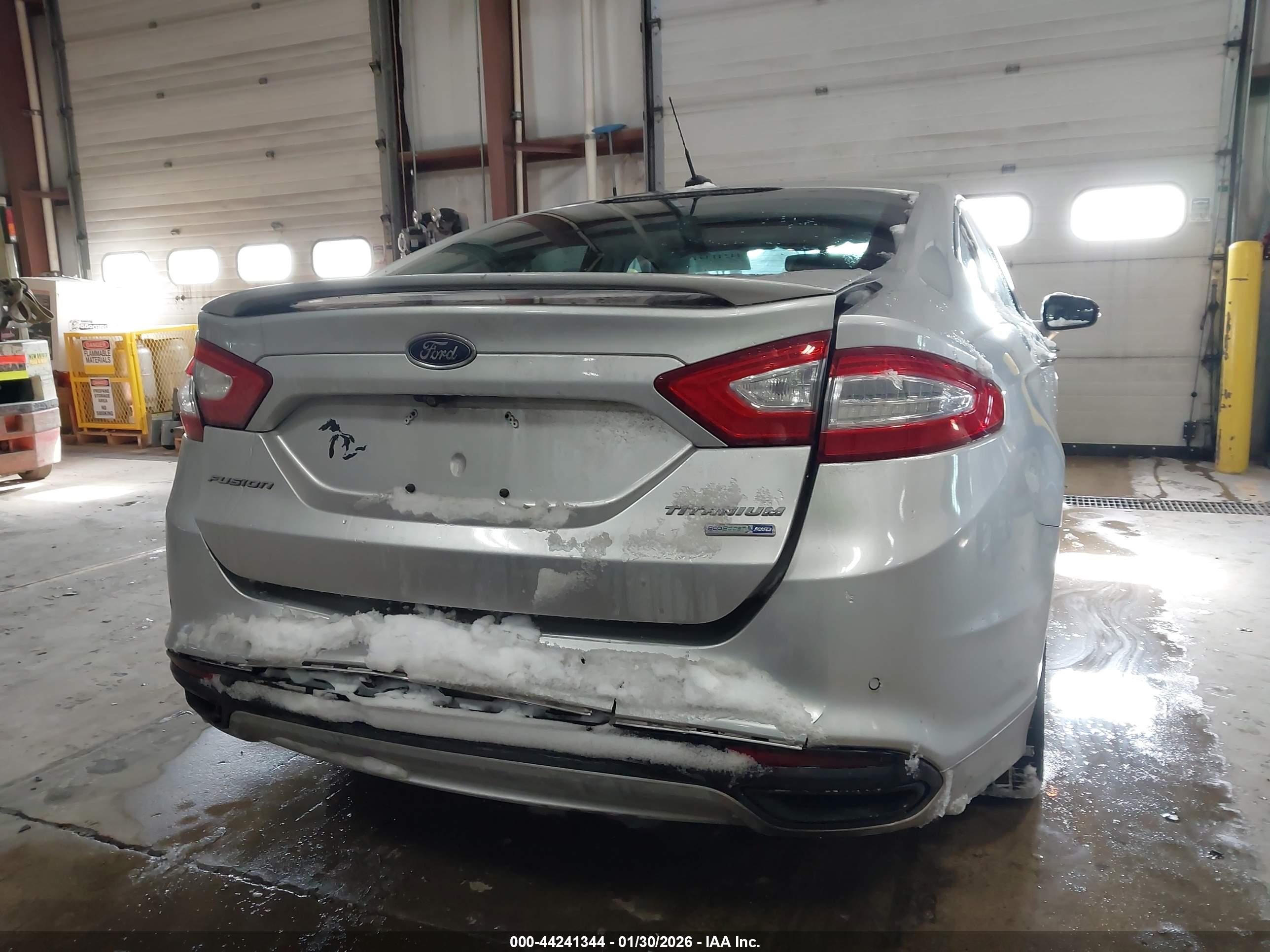 FORD FUSION image 6