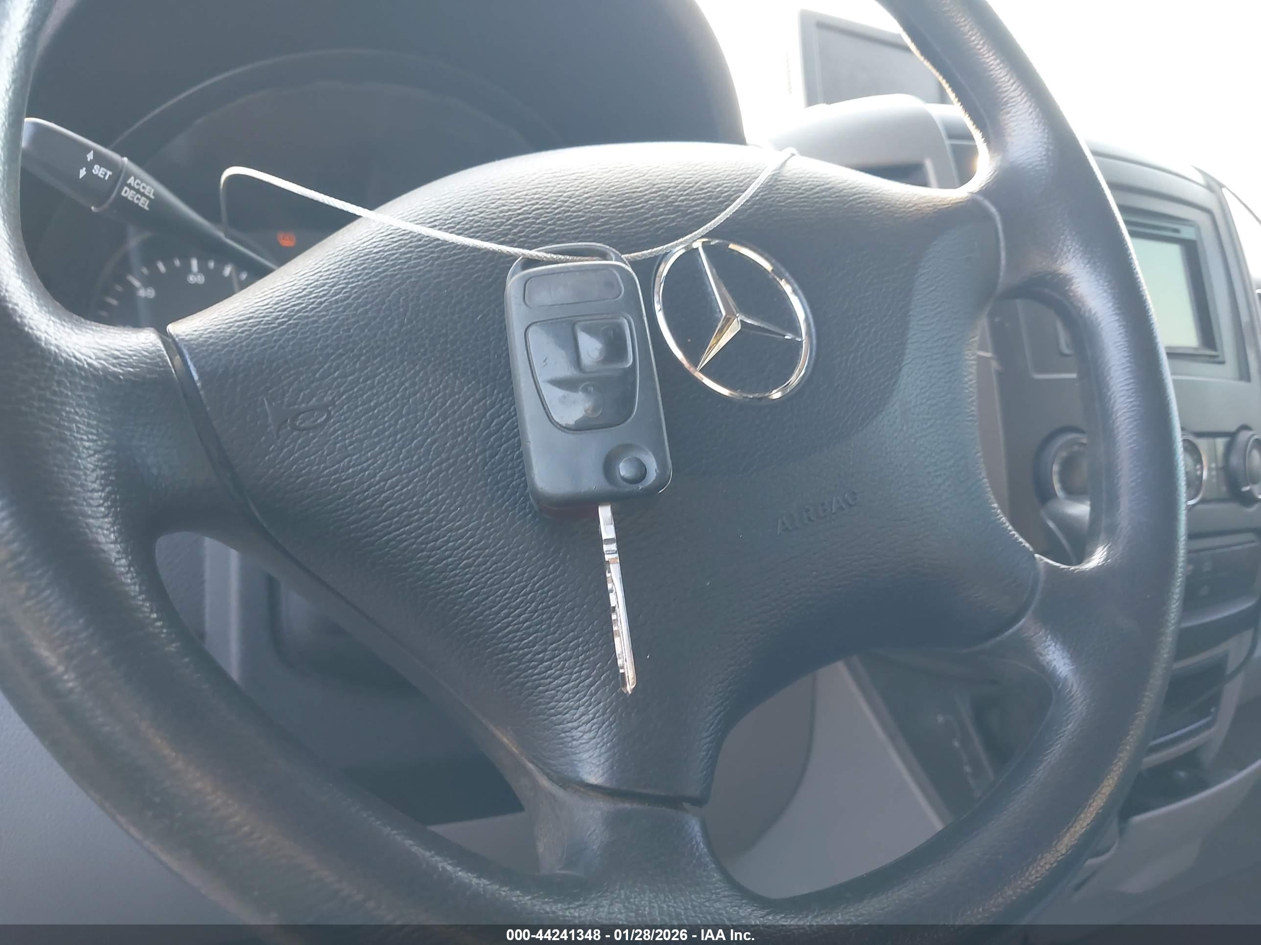 MERCEDES-BENZ SPRINTER image 11
