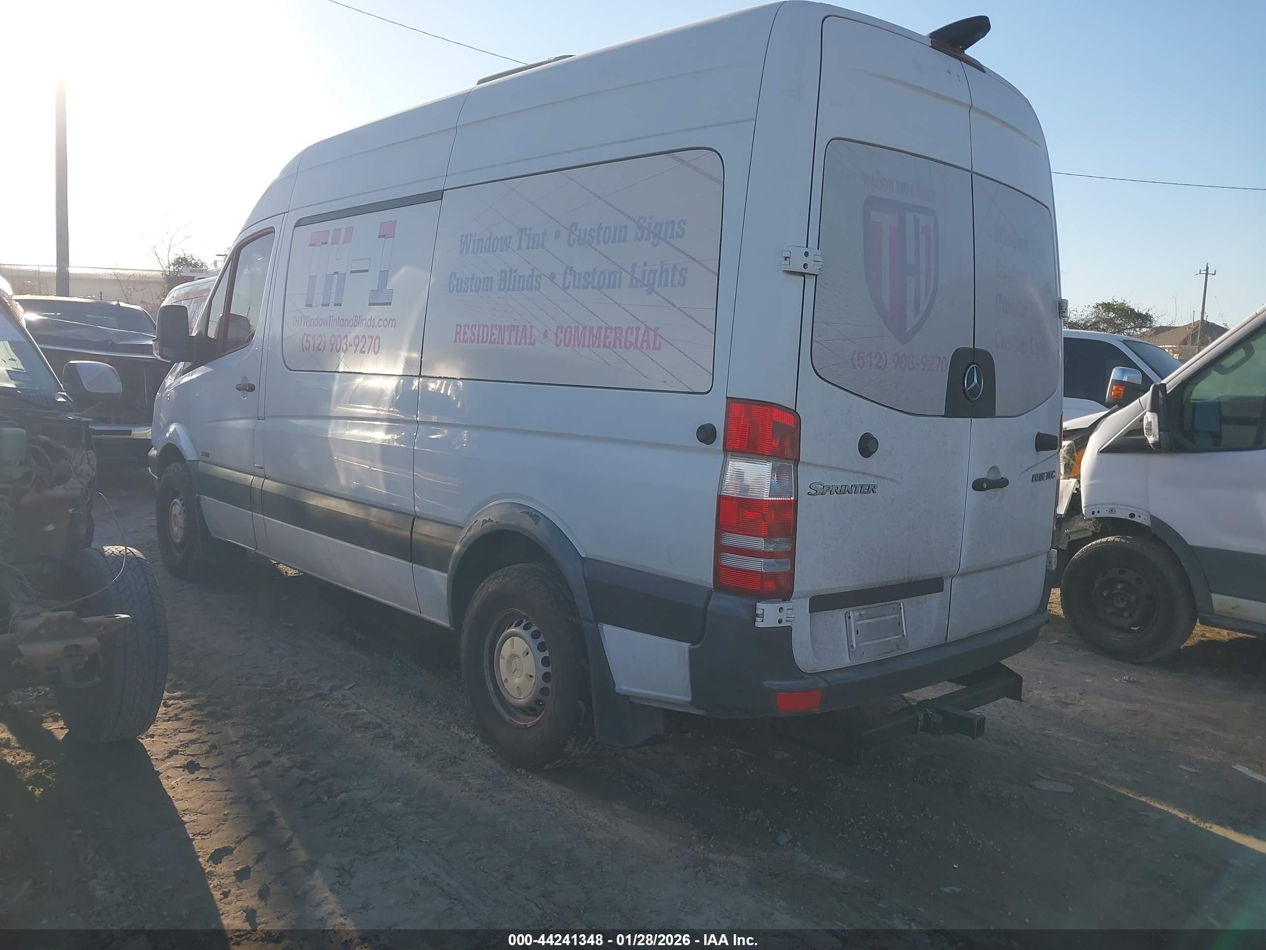 MERCEDES-BENZ SPRINTER image 3