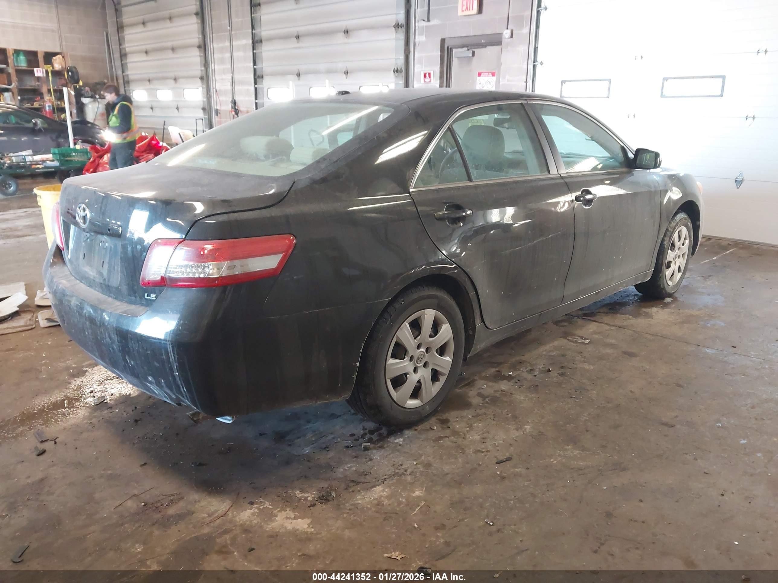 TOYOTA CAMRY image 4