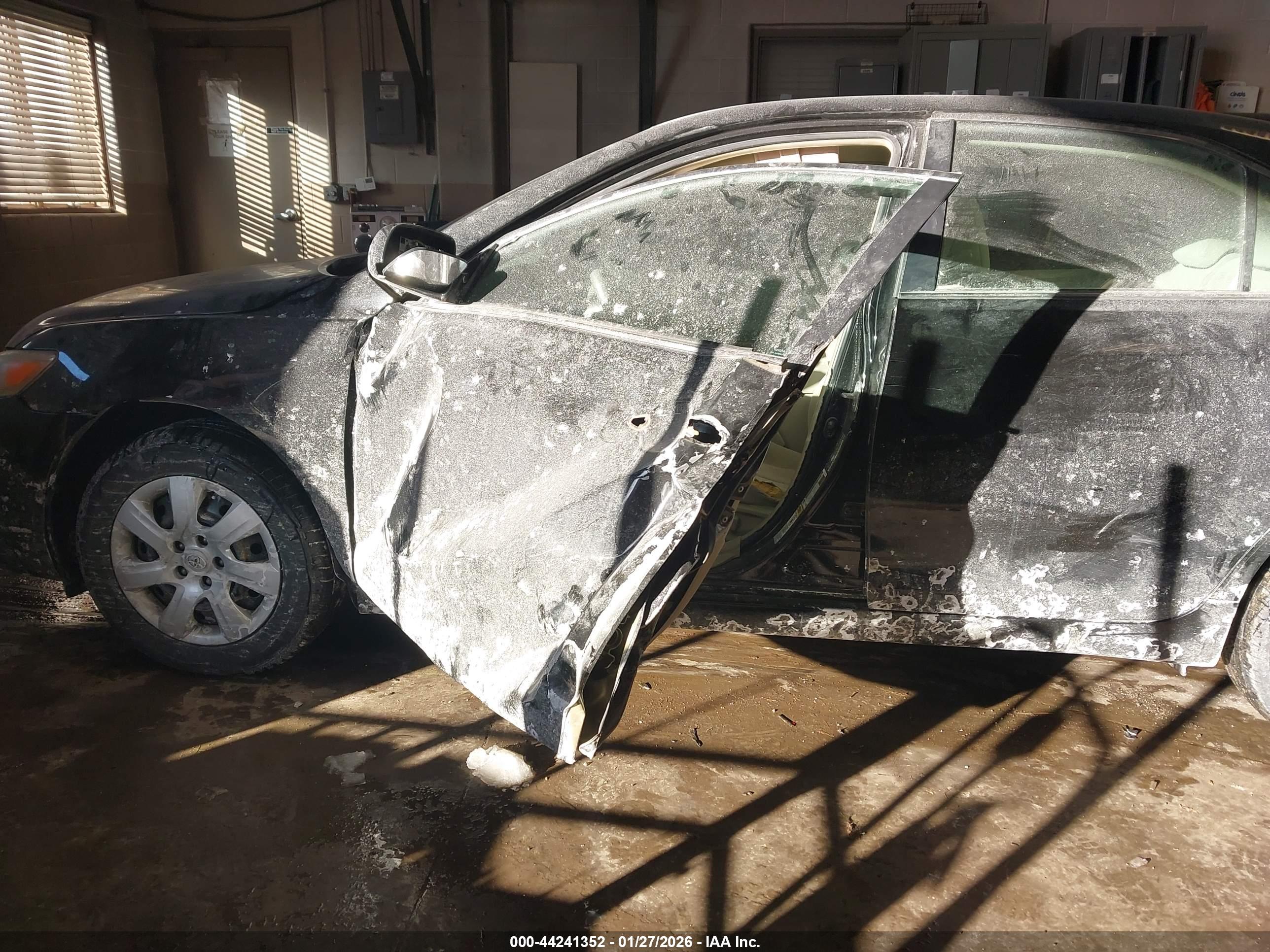 TOYOTA CAMRY image 6