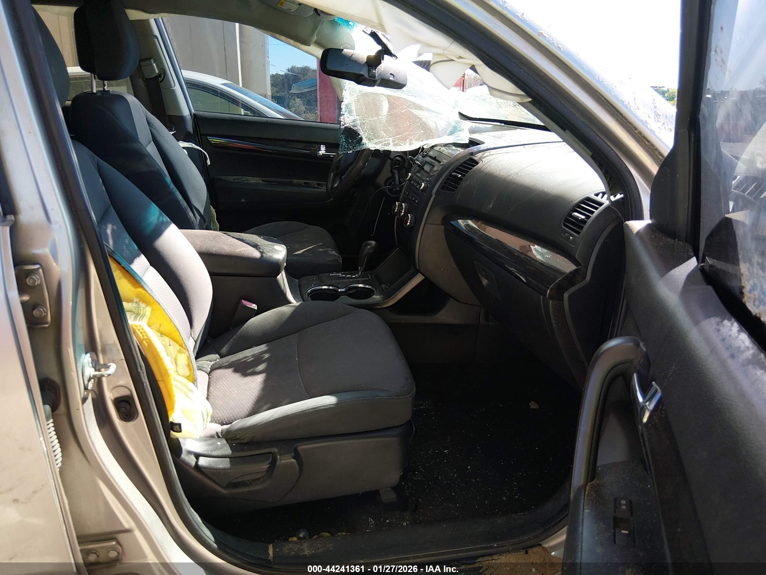 KIA SORENTO image 5
