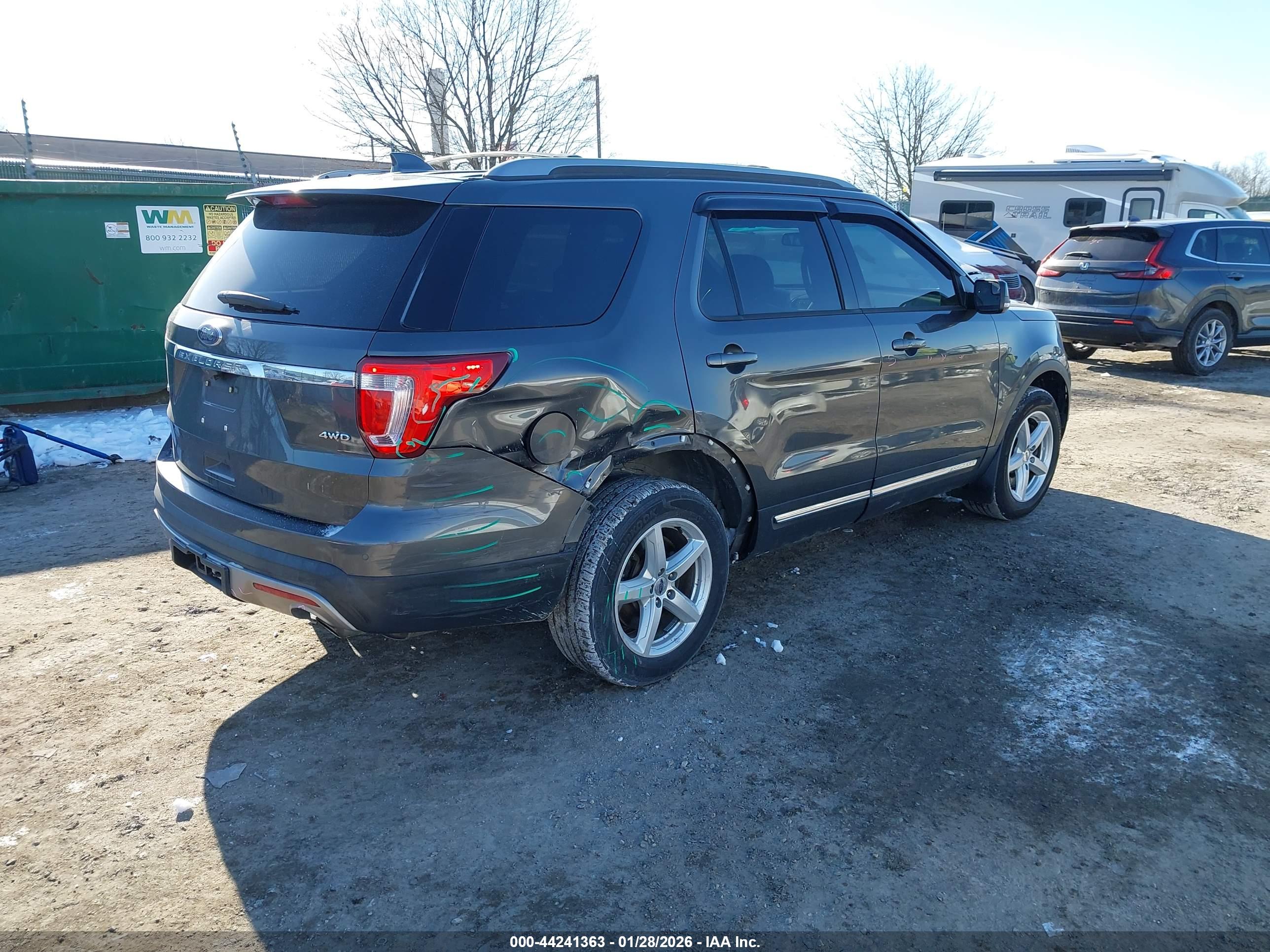 FORD EXPLORER image 4