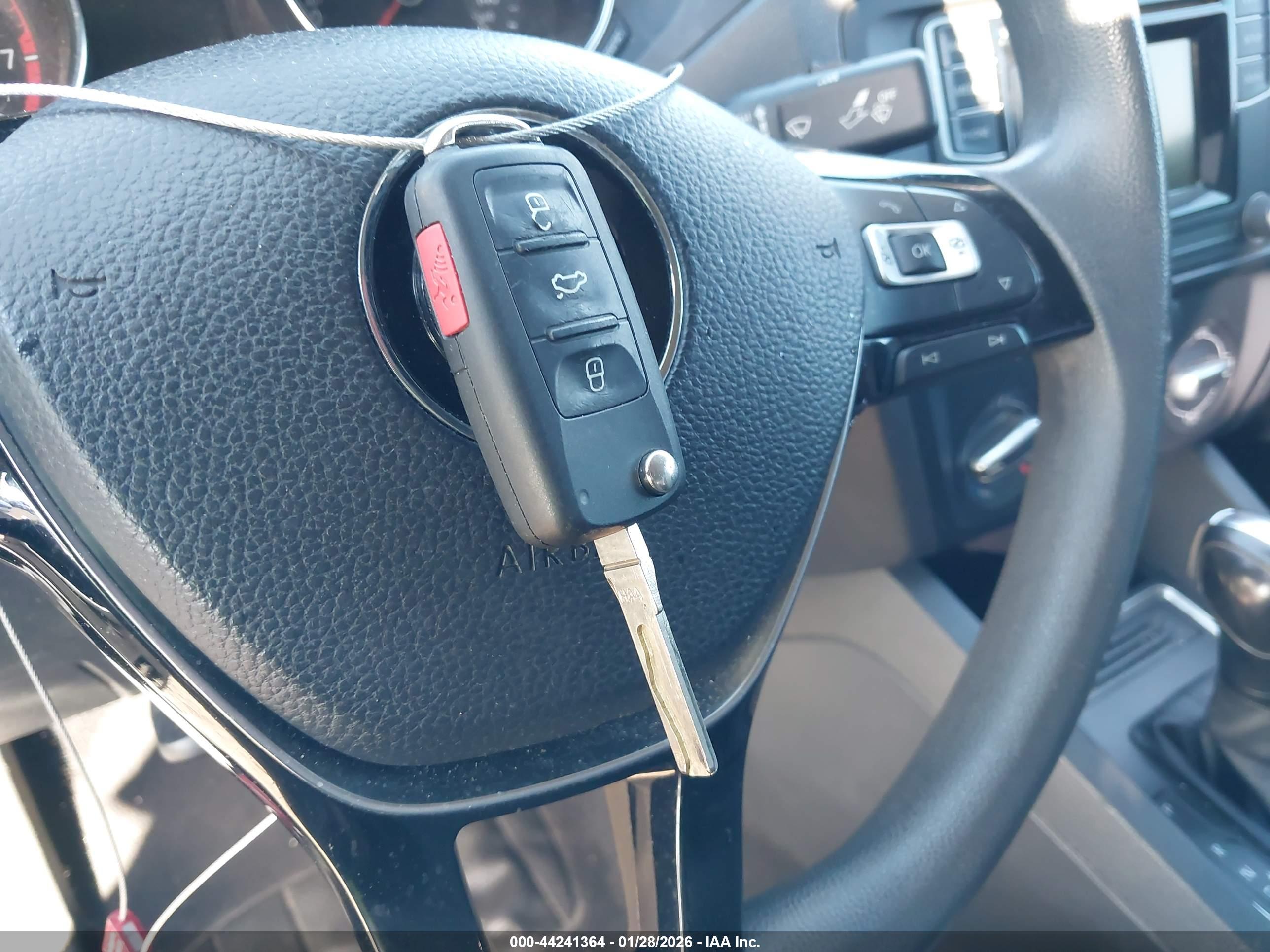 VOLKSWAGEN JETTA image 11