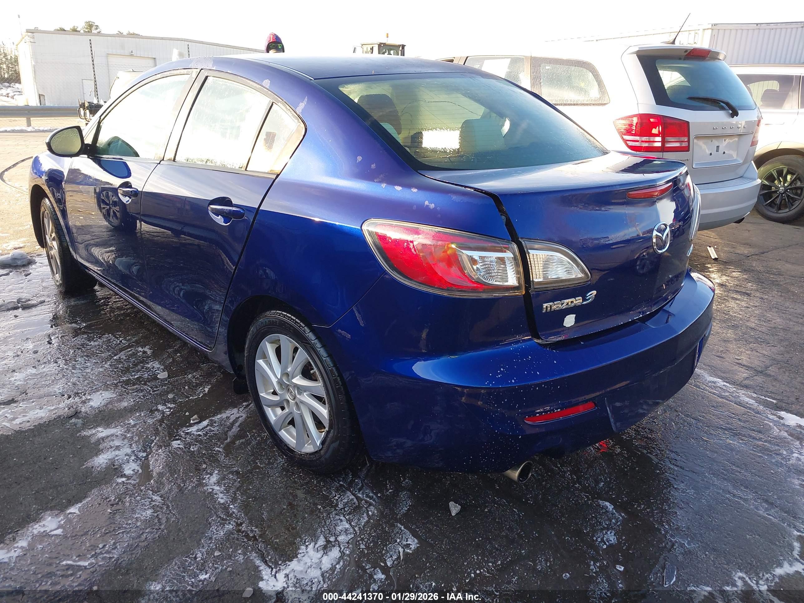 MAZDA MAZDA3 image 3