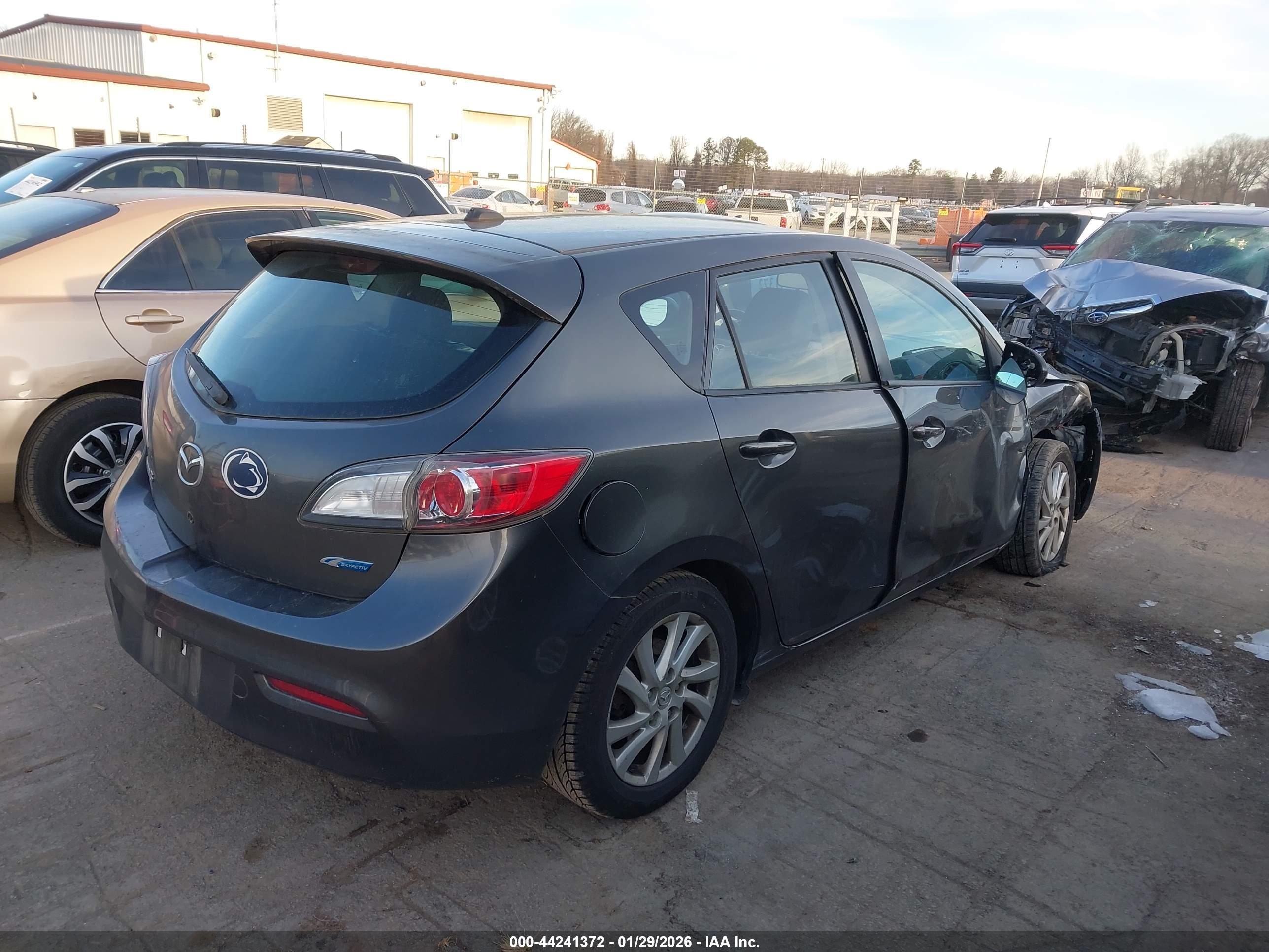 MAZDA MAZDA3 image 4