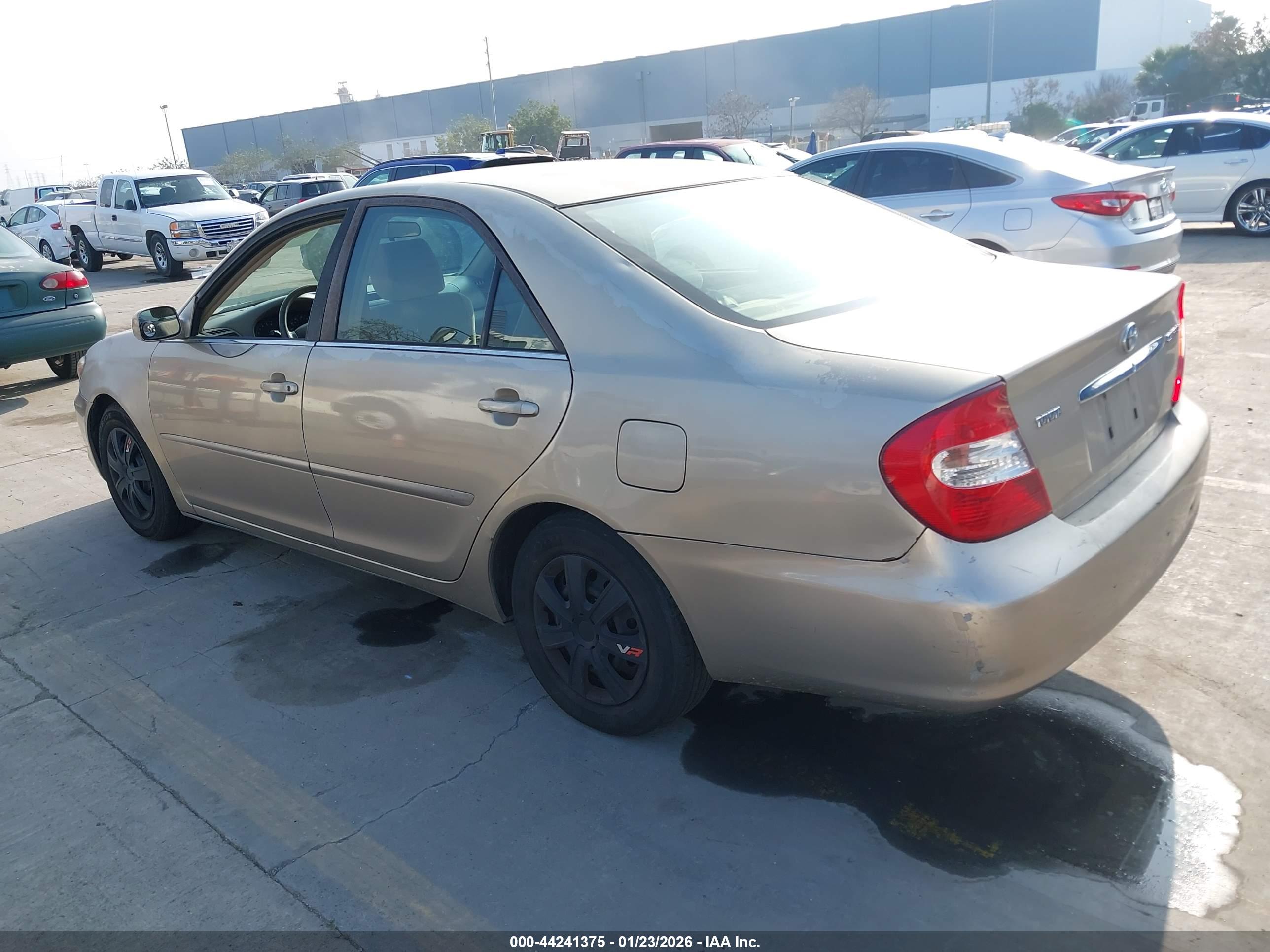 TOYOTA CAMRY image 3
