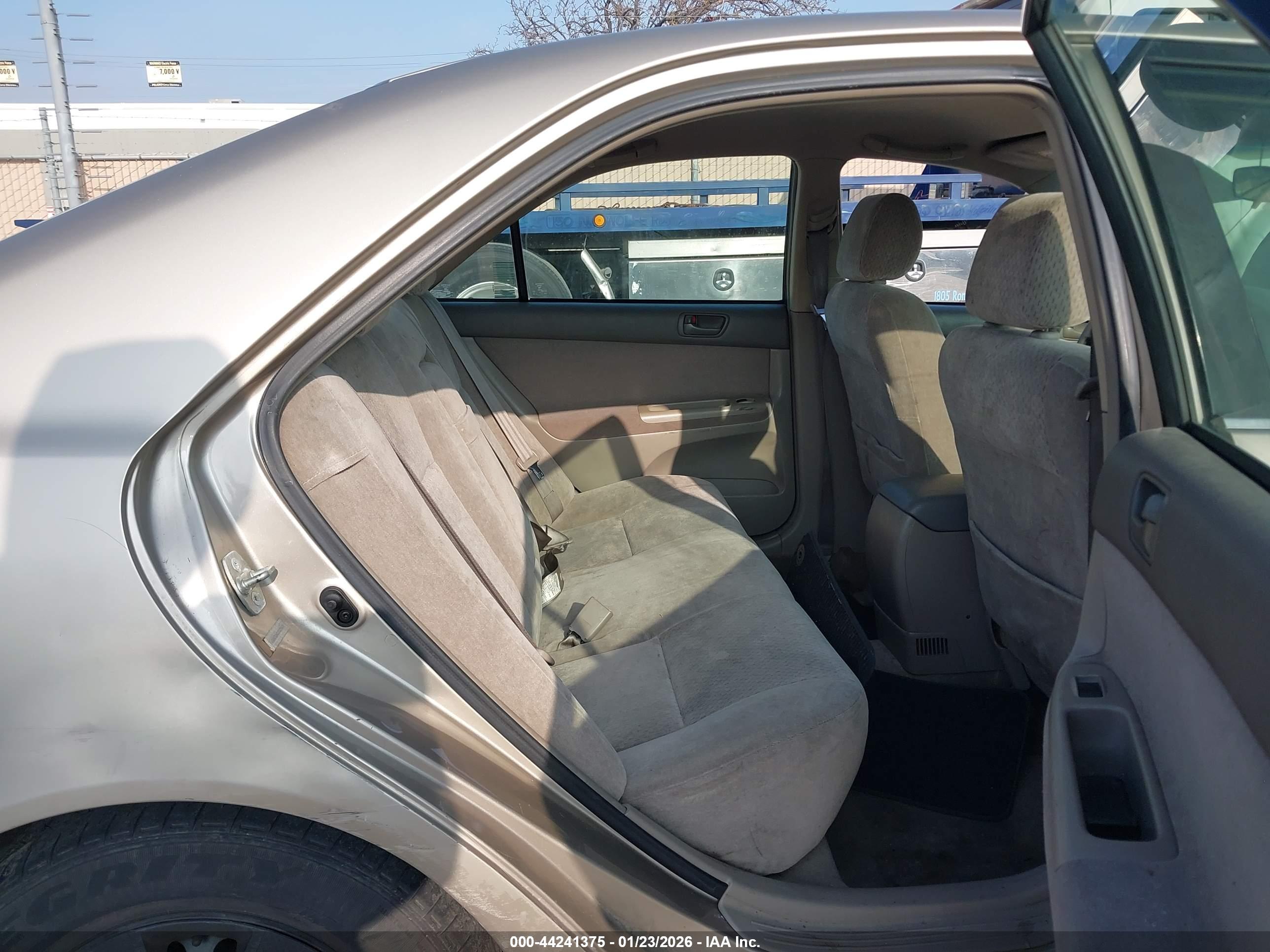 TOYOTA CAMRY image 8