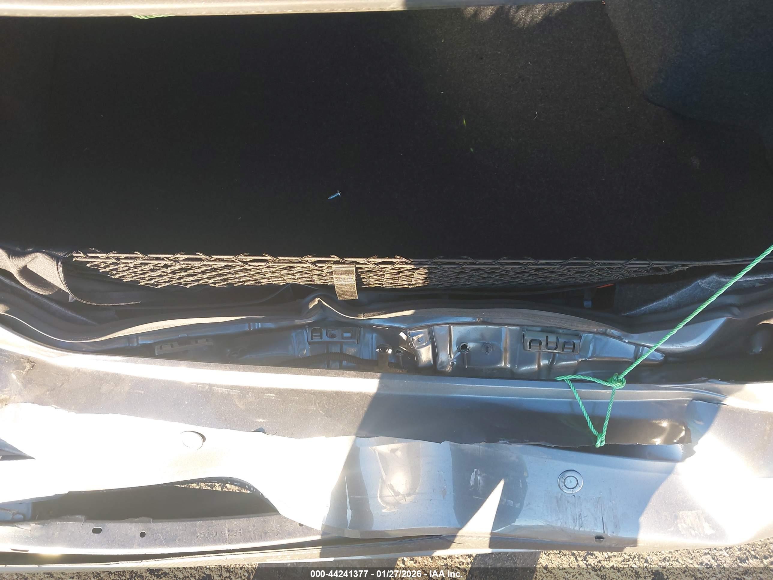 NISSAN VERSA image 6
