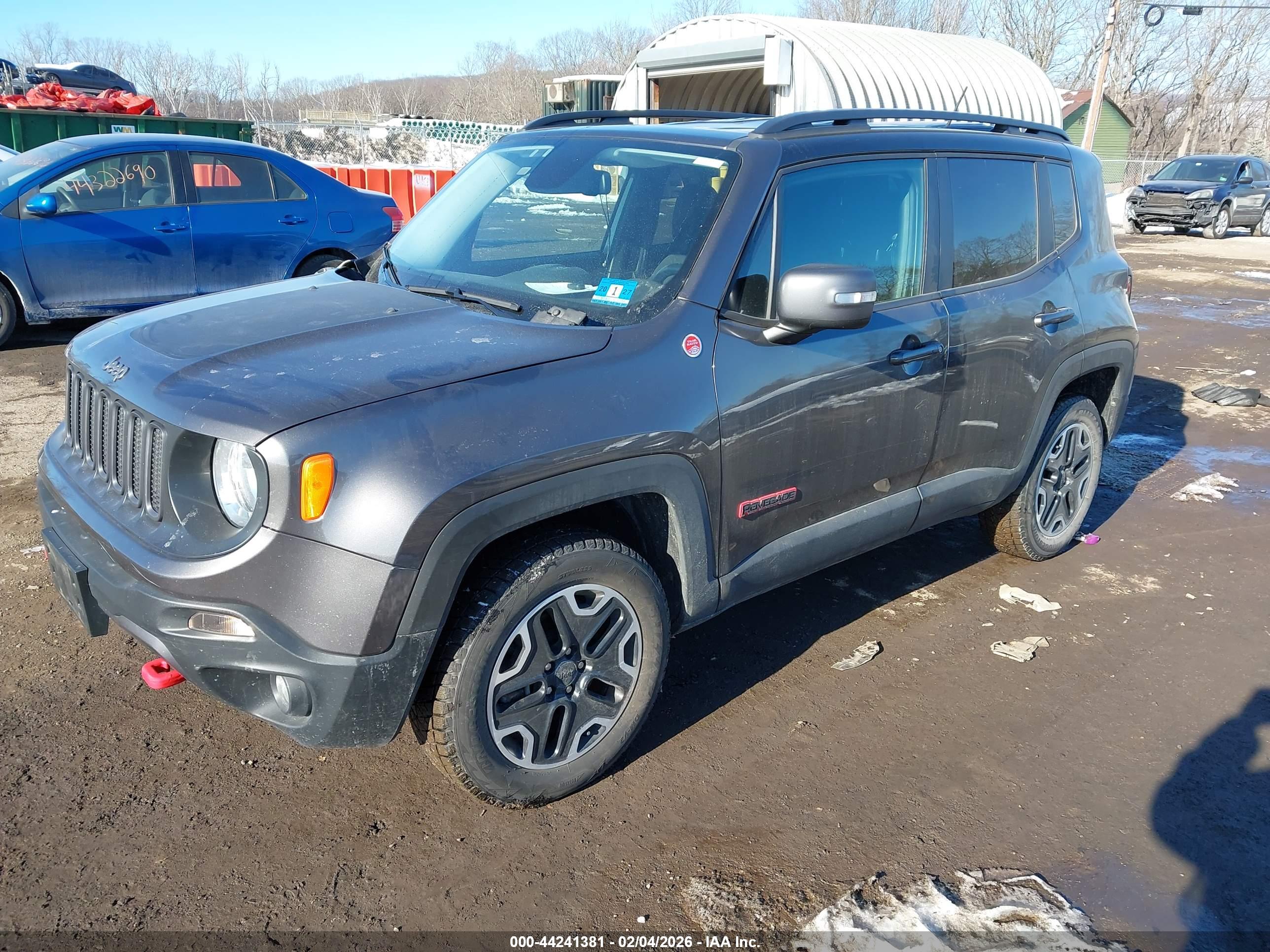 JEEP RENEGADE image 2