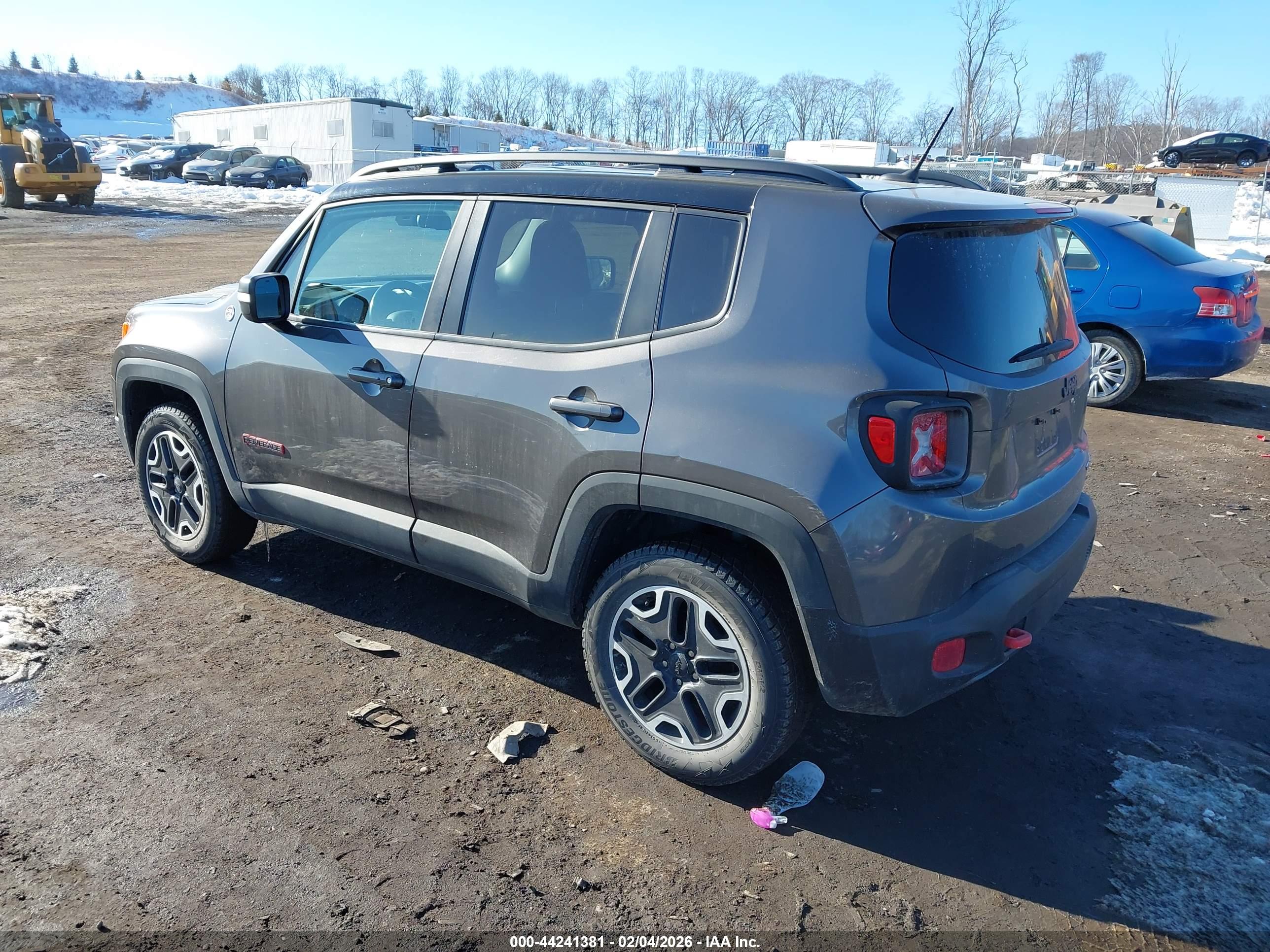 JEEP RENEGADE image 3