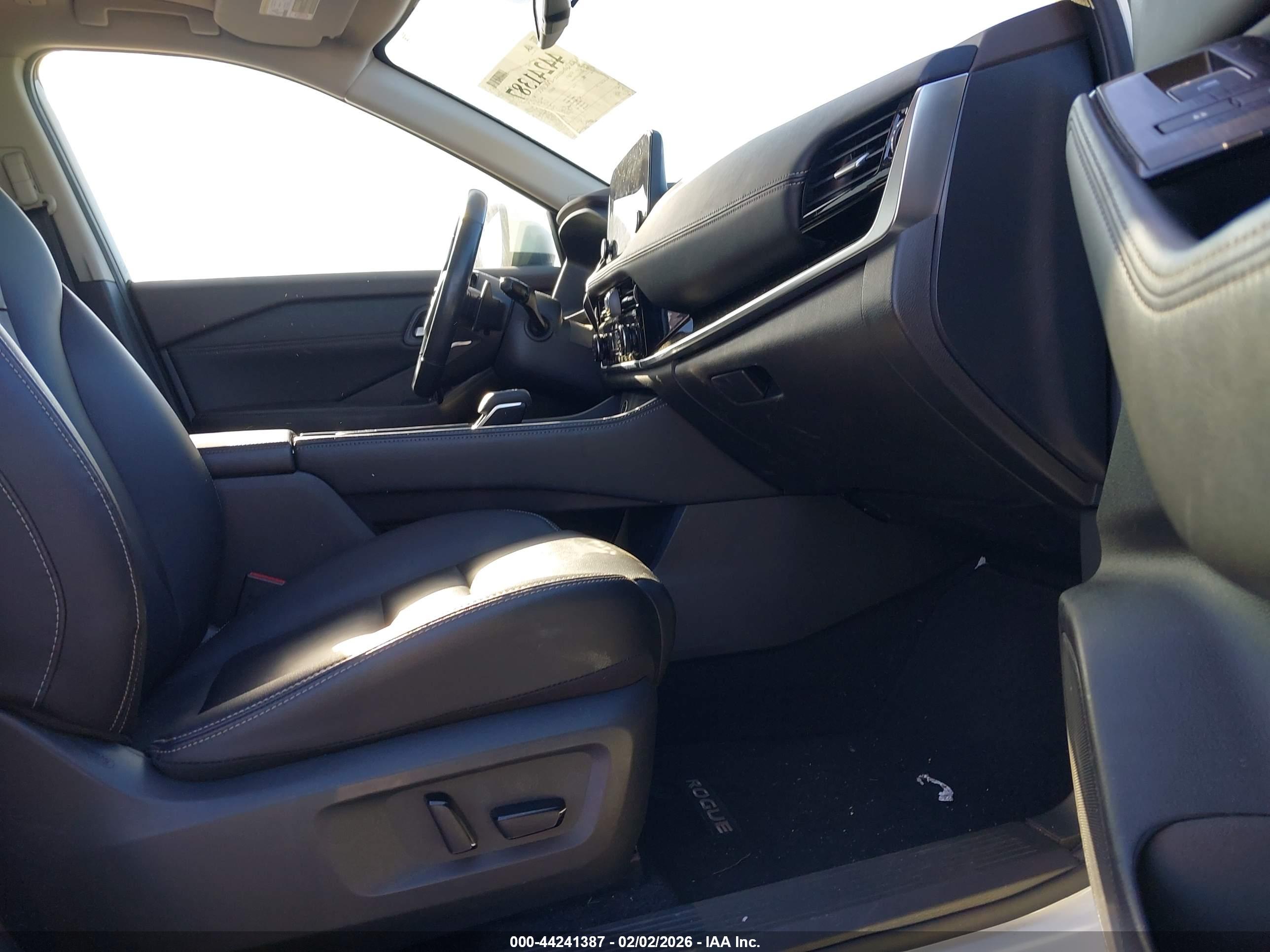 NISSAN ROGUE image 5