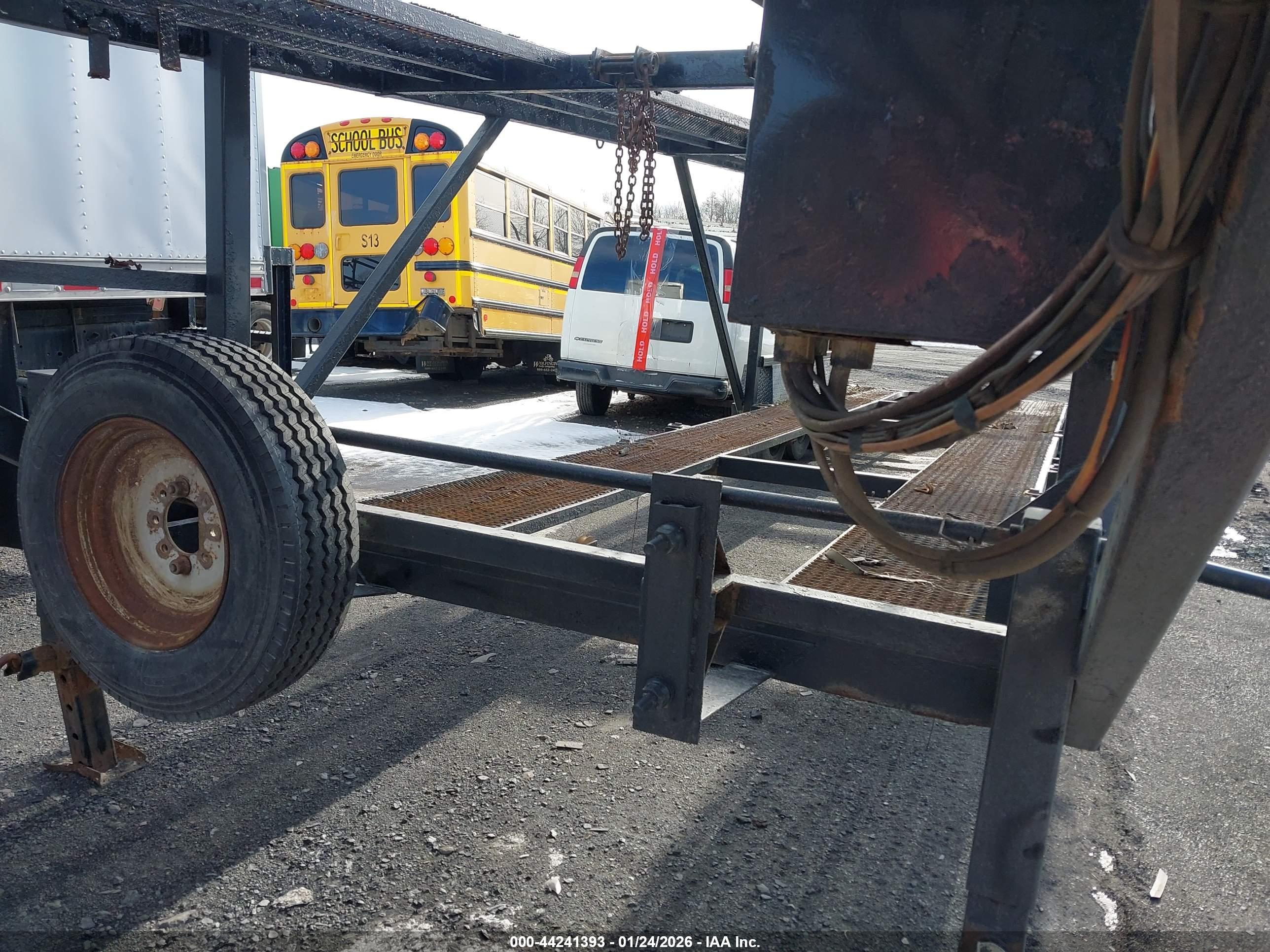 KAUFMAN TRAILER image 8