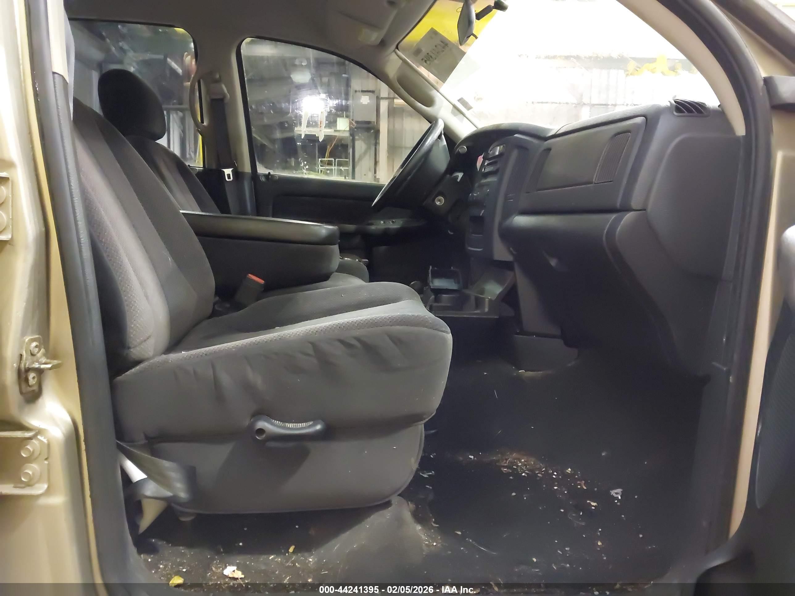 DODGE RAM image 5