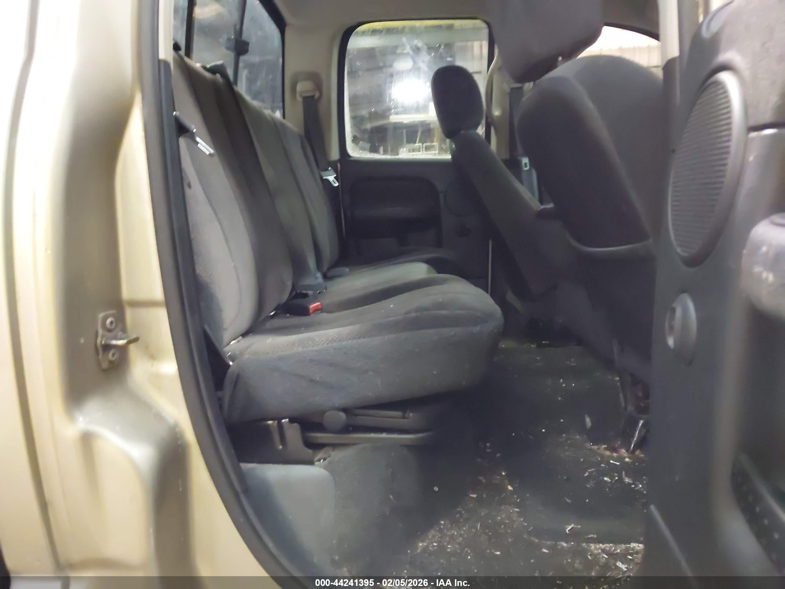 DODGE RAM image 8