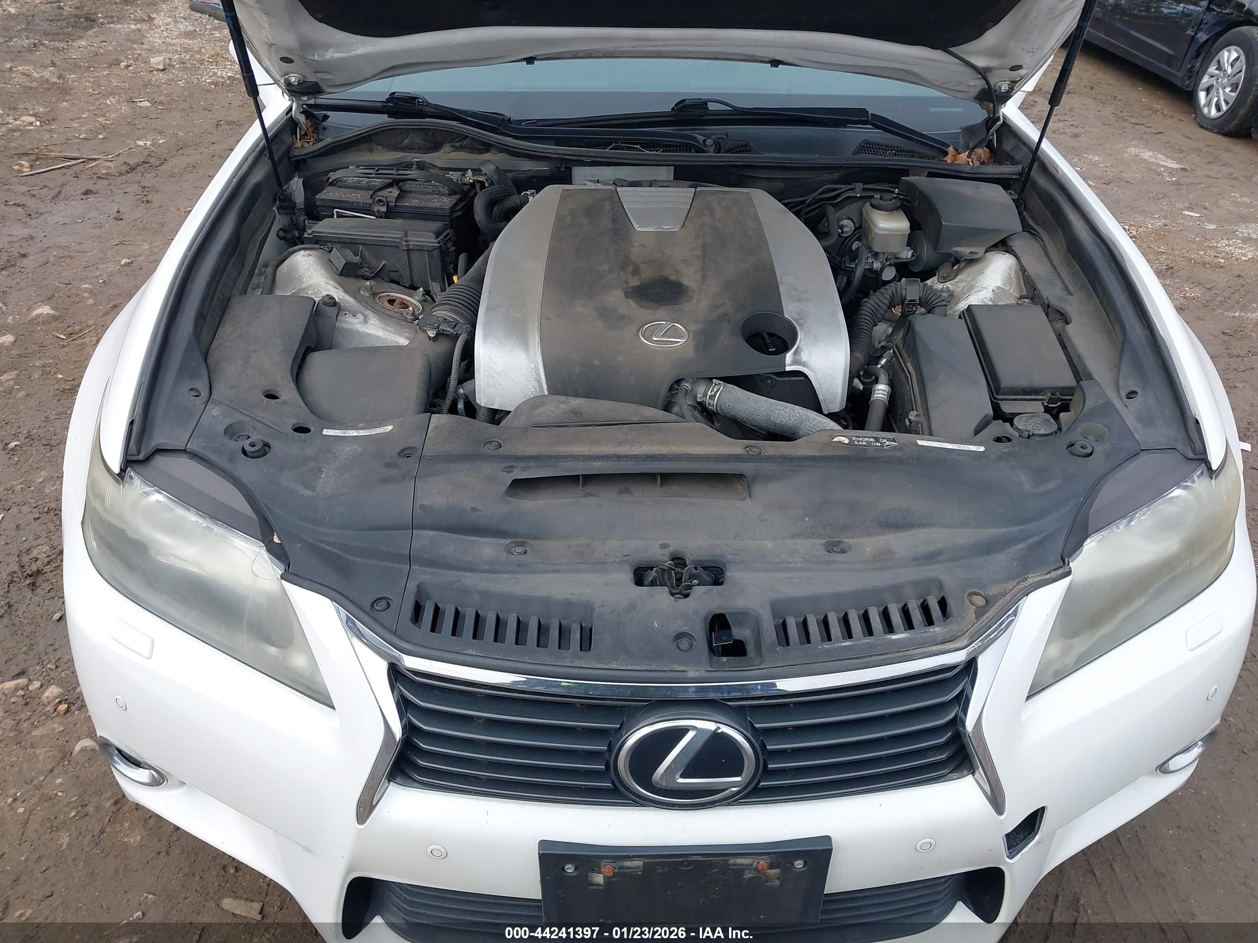 LEXUS GS image 10
