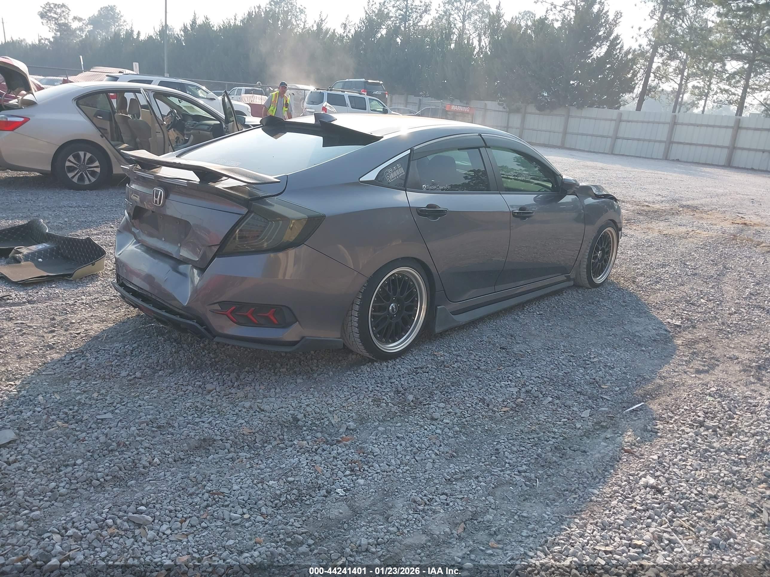 HONDA CIVIC image 4