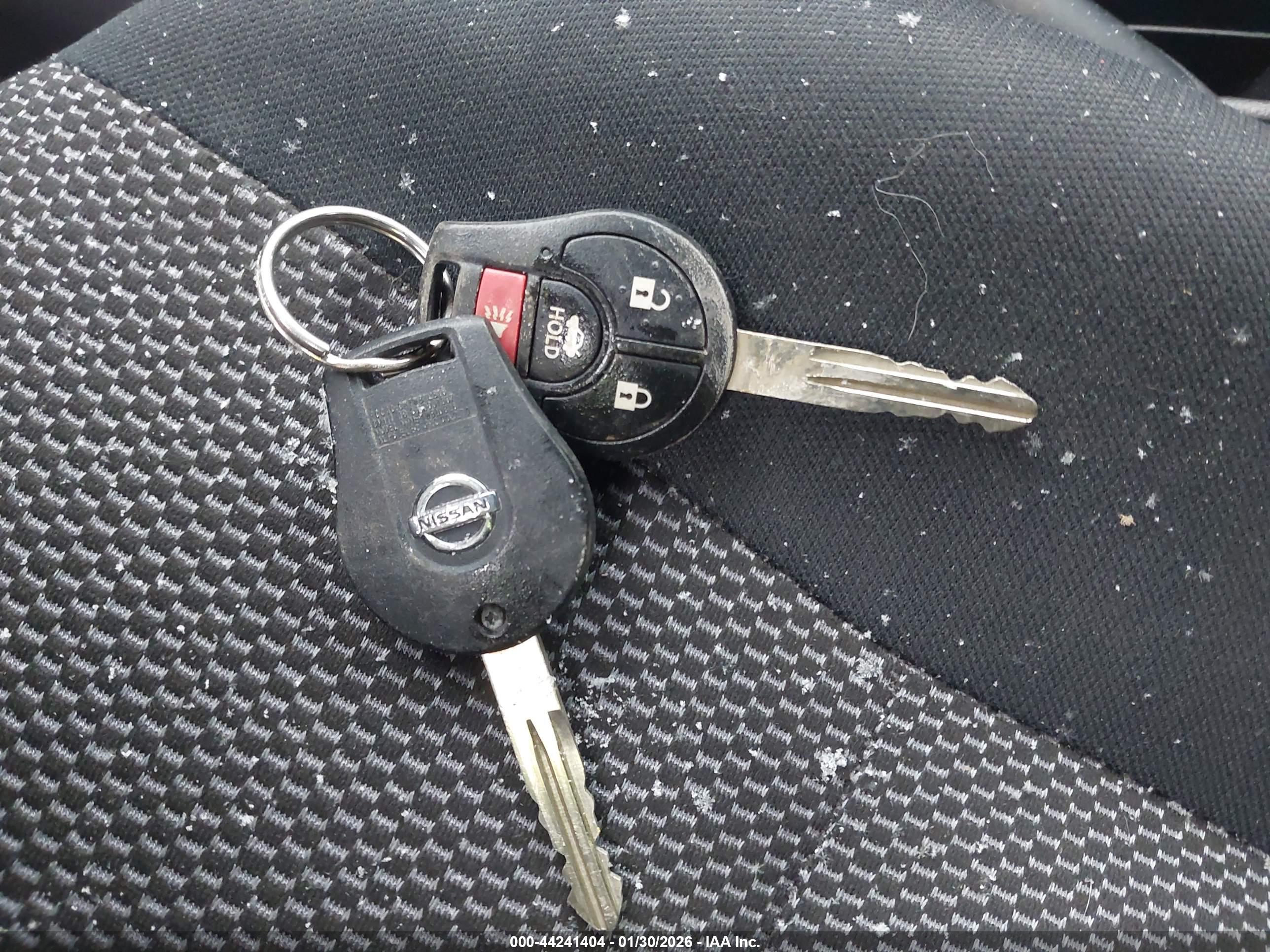 NISSAN VERSA image 11