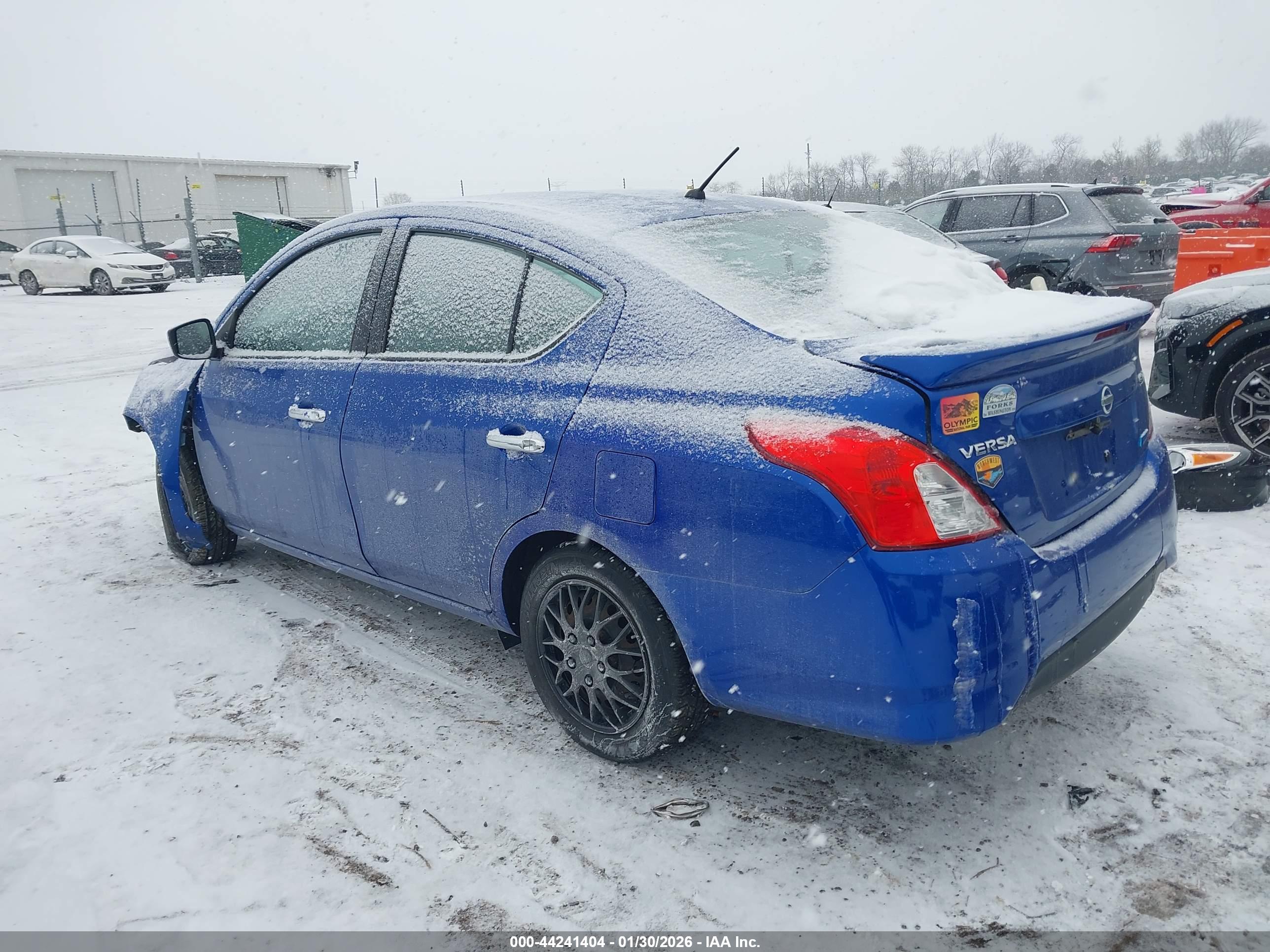 NISSAN VERSA image 3