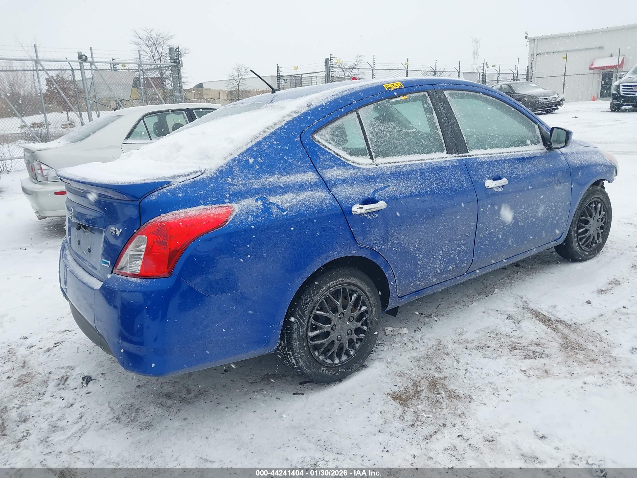 NISSAN VERSA image 4