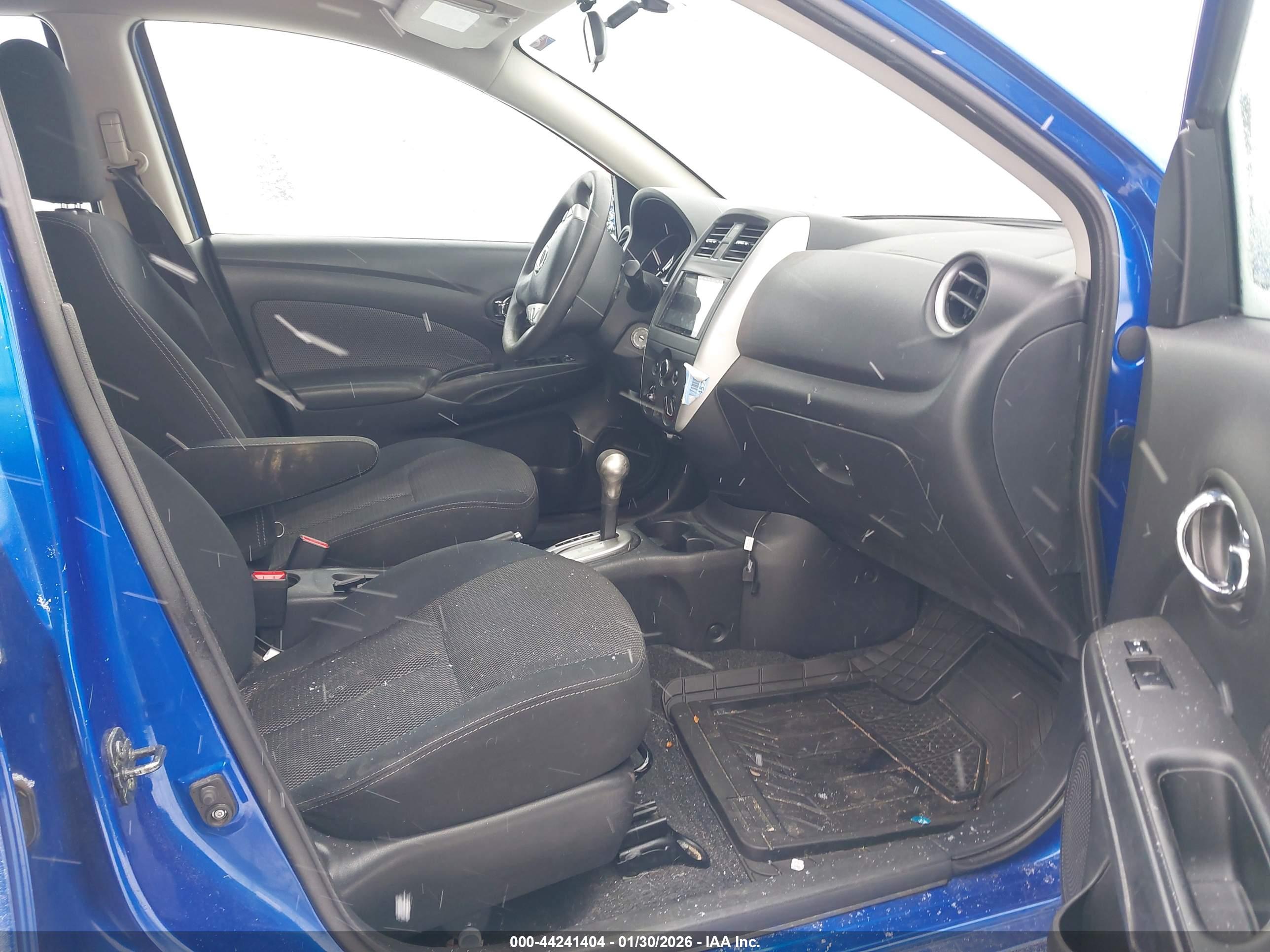 NISSAN VERSA image 5