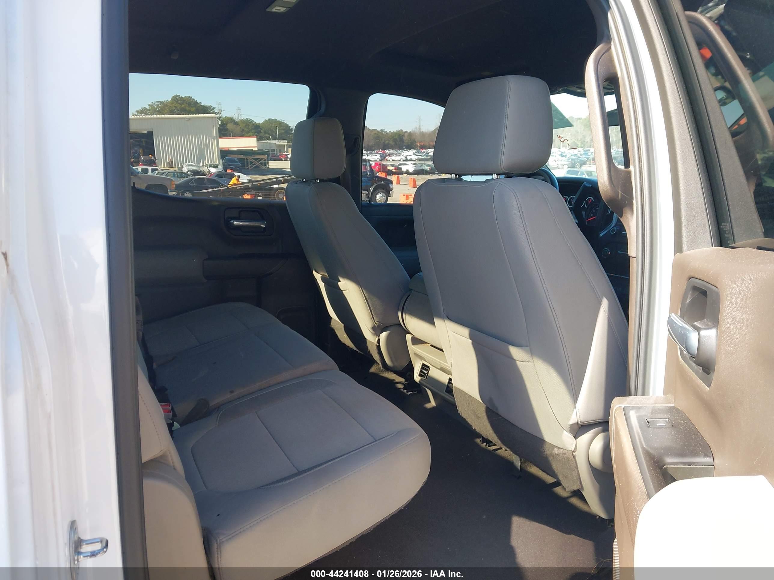 CHEVROLET SILVERADO image 8