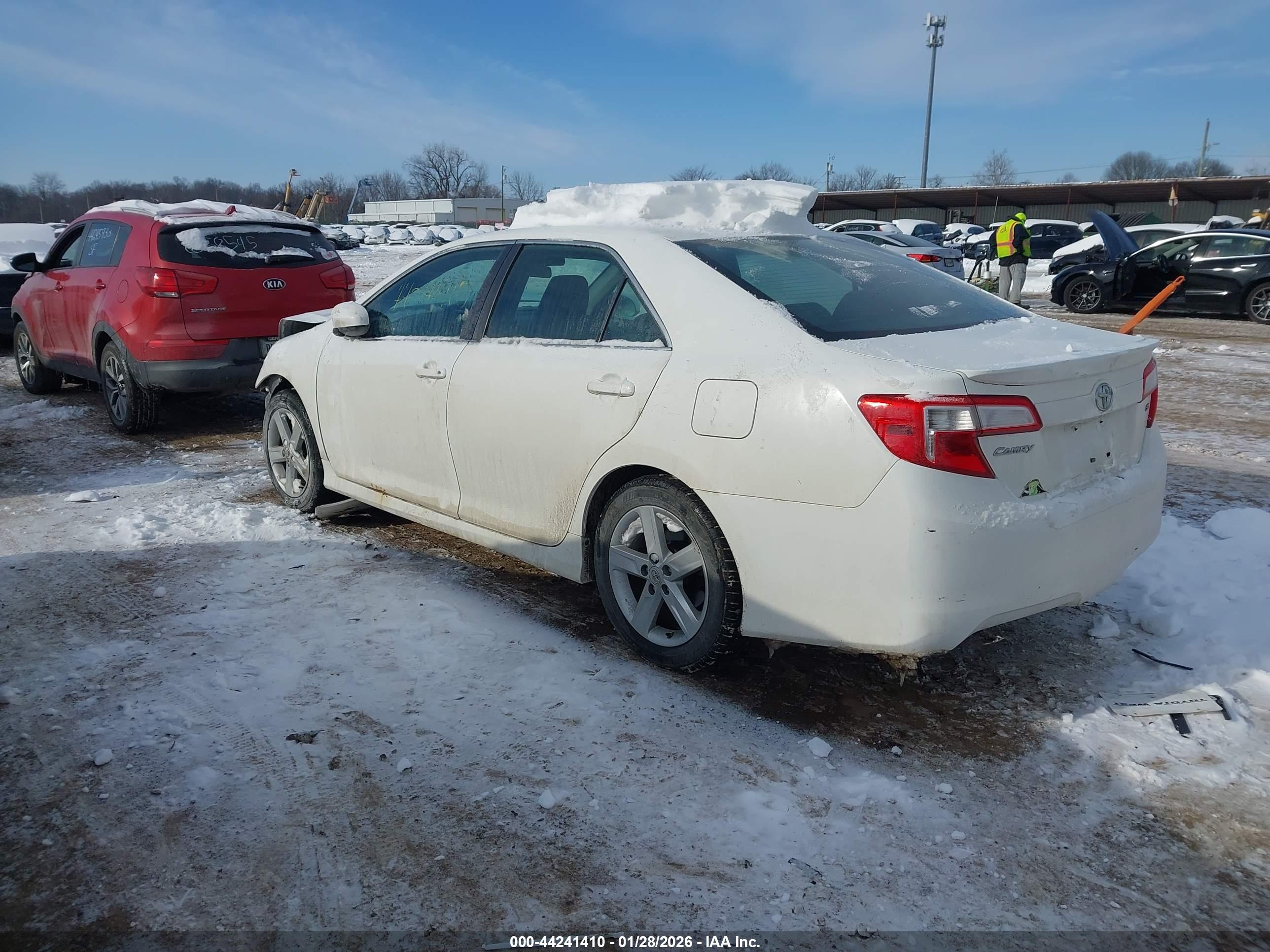 TOYOTA CAMRY image 3