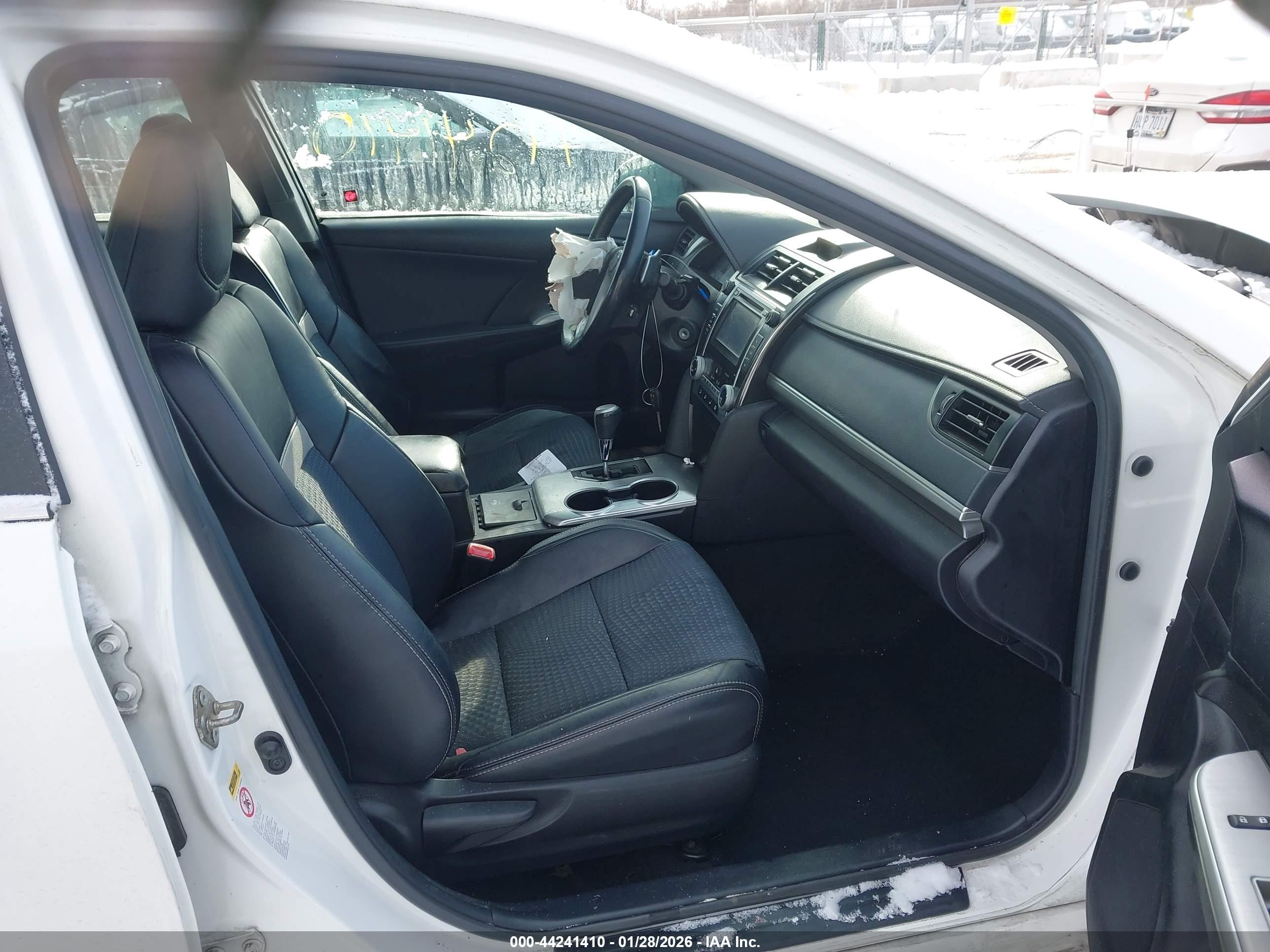 TOYOTA CAMRY image 5