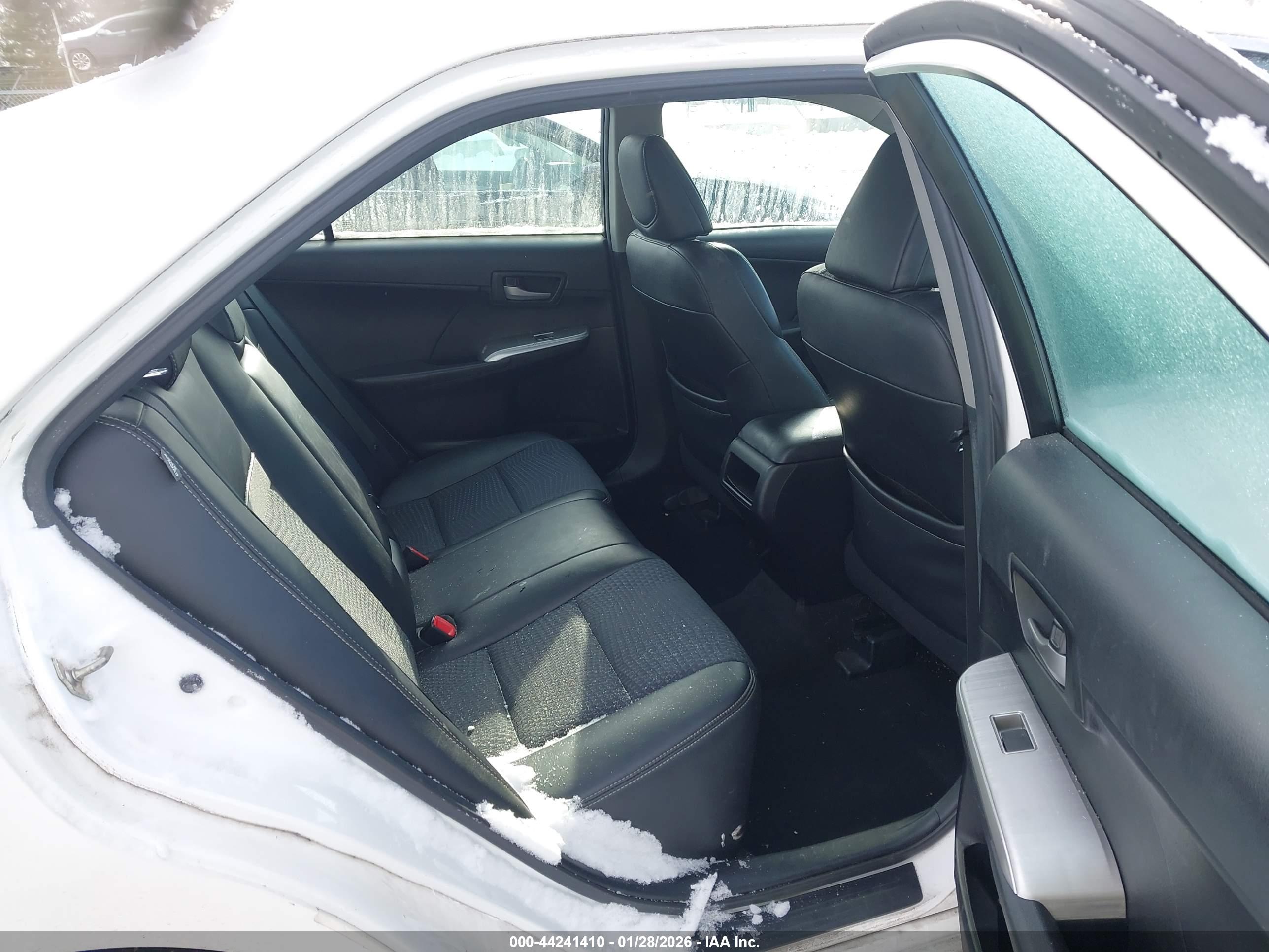 TOYOTA CAMRY image 8