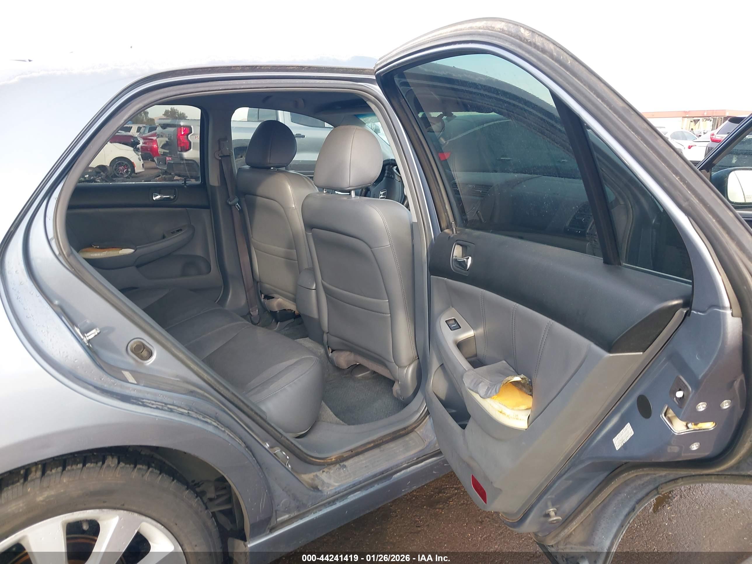 HONDA ACCORD image 8