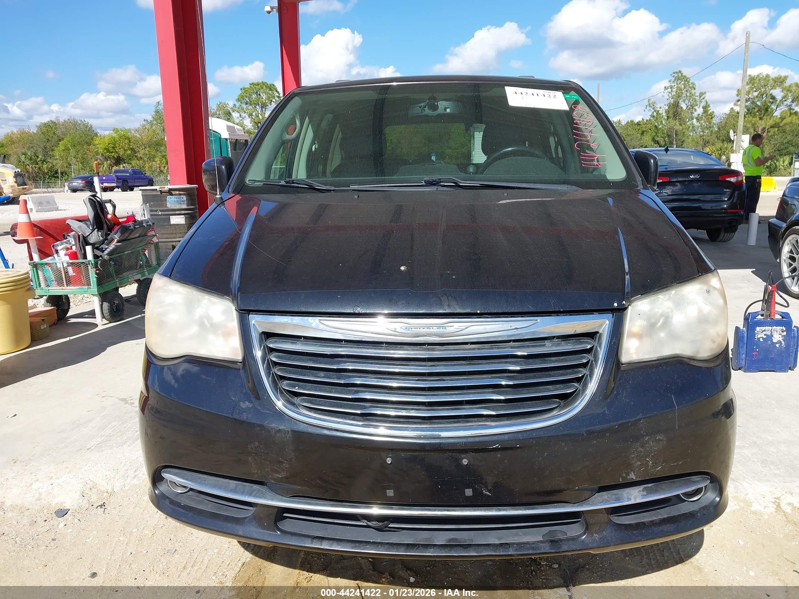 CHRYSLER TOWN image 6